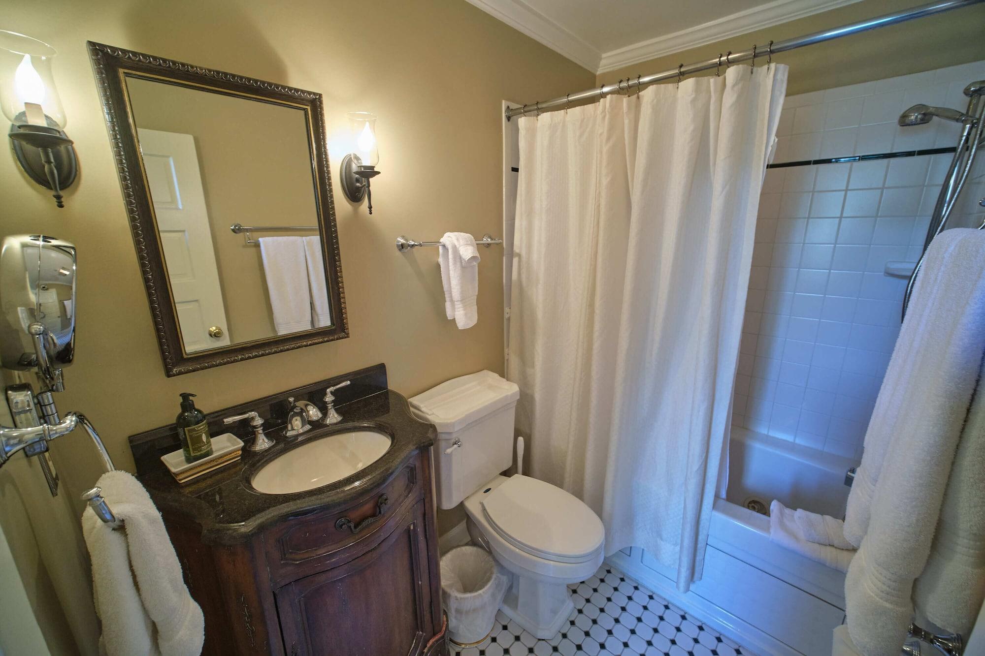 The Inn on Negley by null