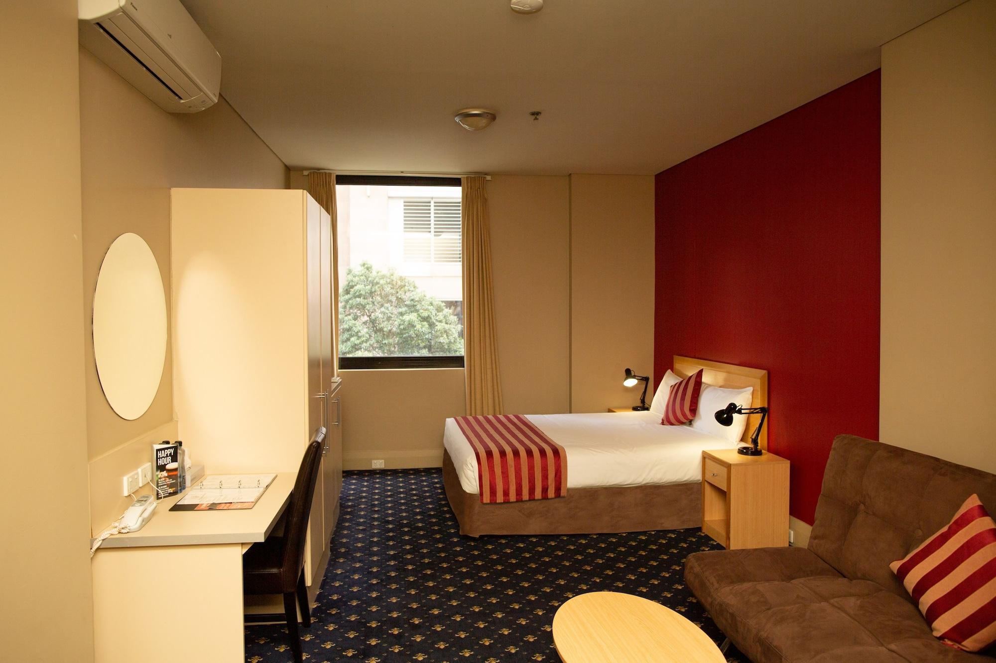 Hotel Coronation by null