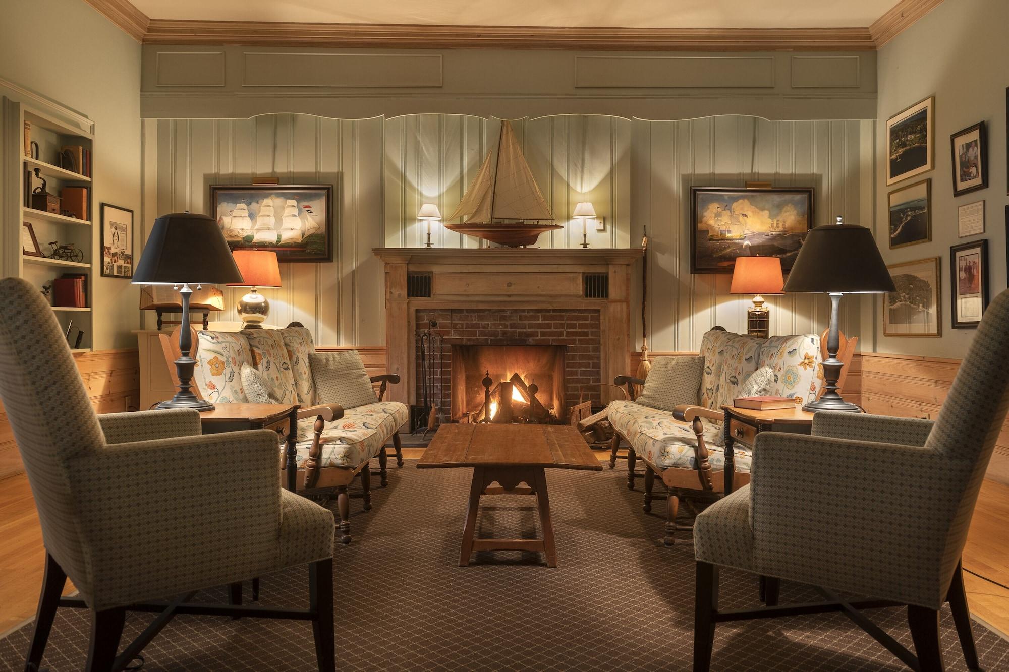 Spruce Point Inn Resort & Spa by null