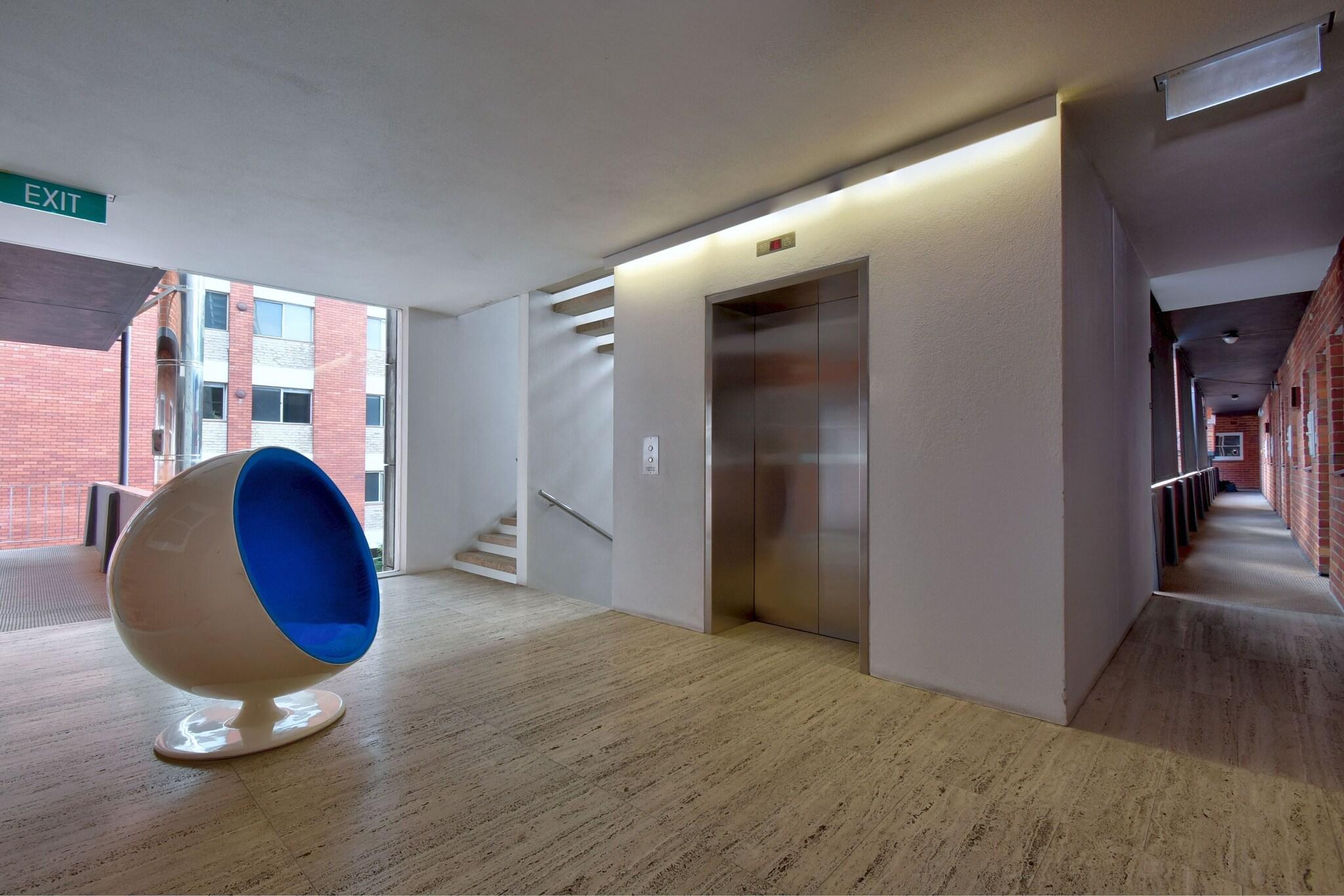 Riverview Hotel by null