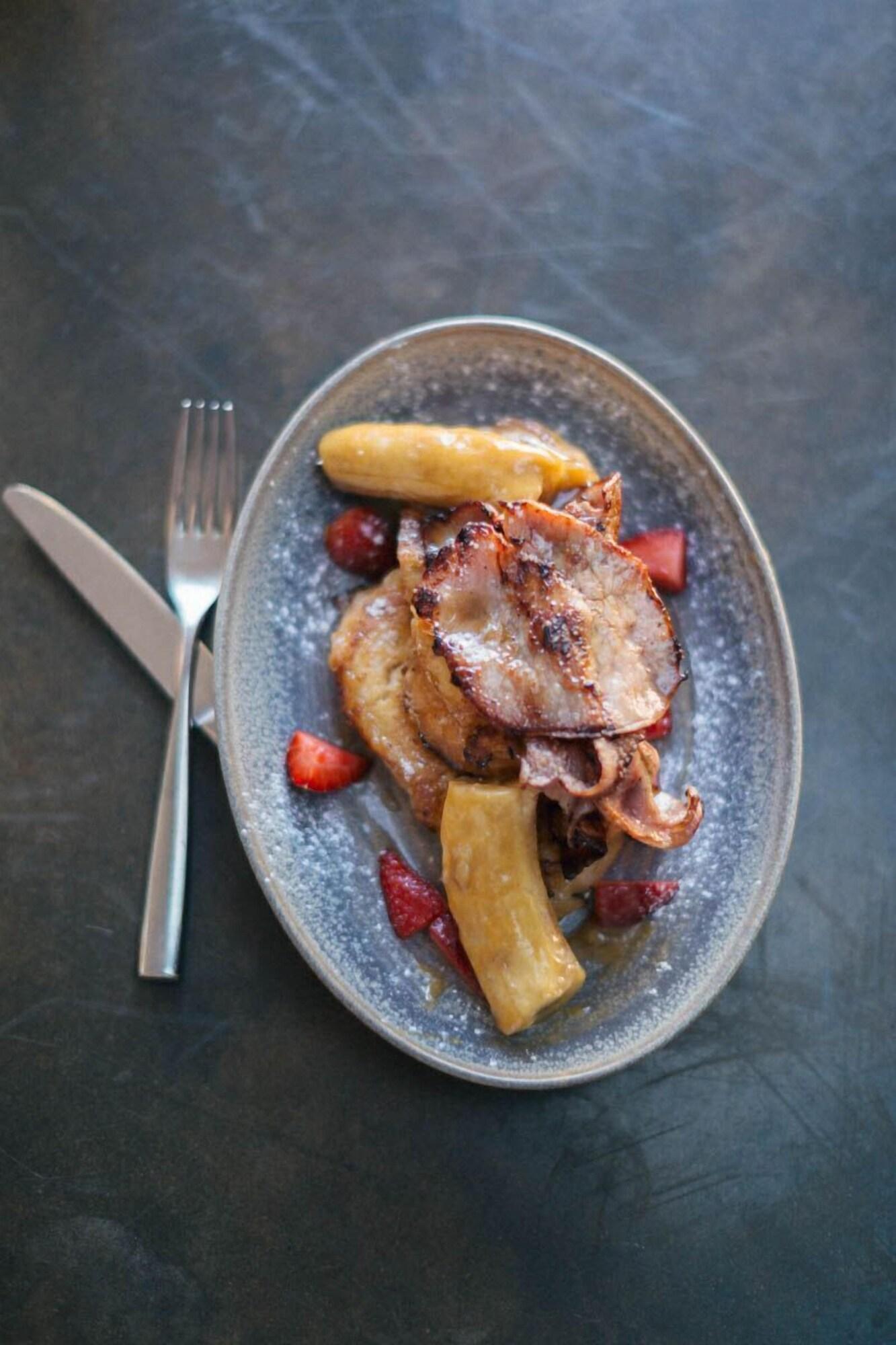 Riverview Hotel by null