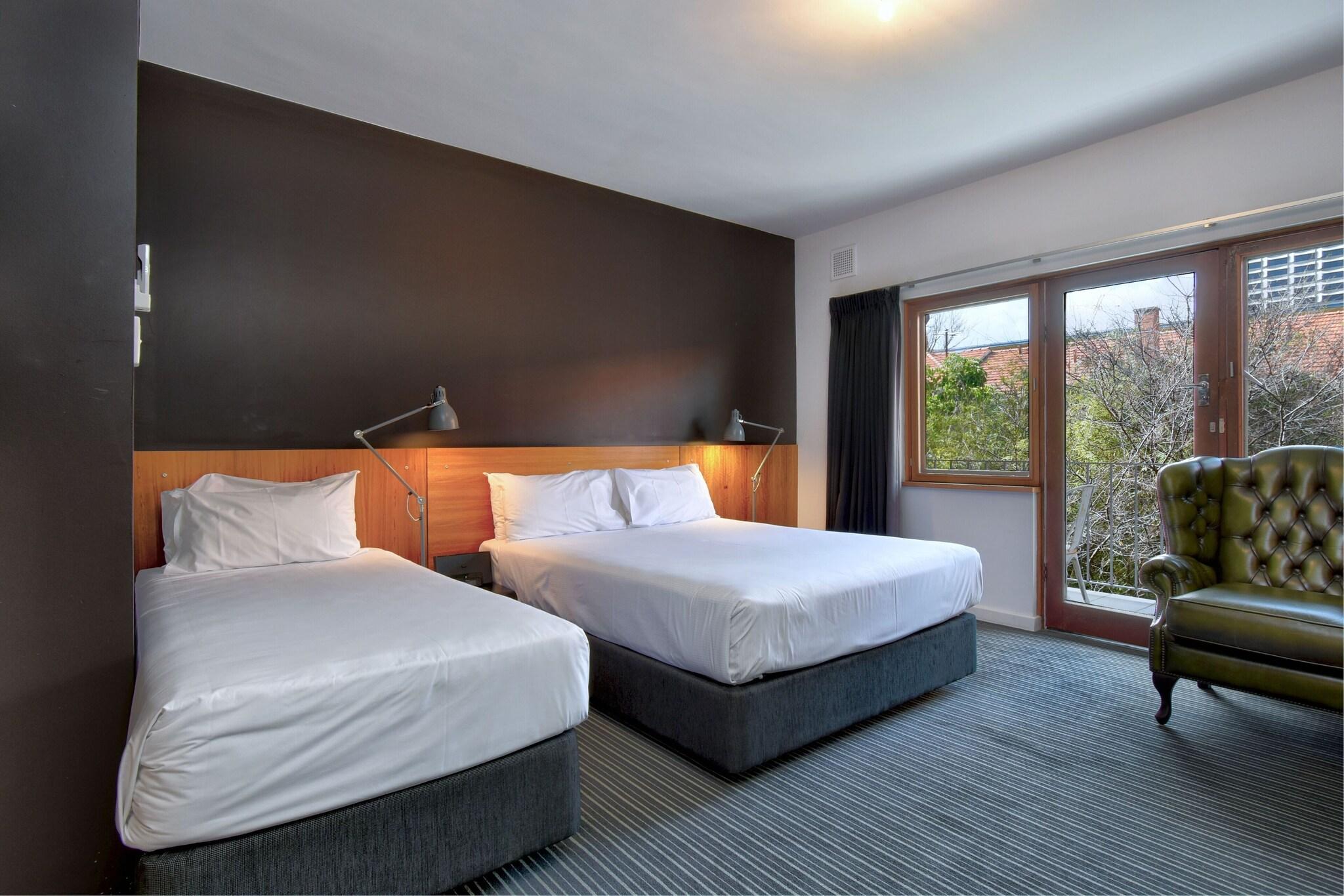 Riverview Hotel by null