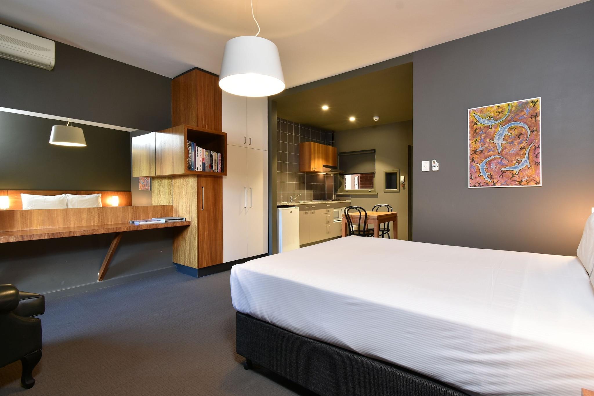 Riverview Hotel by null