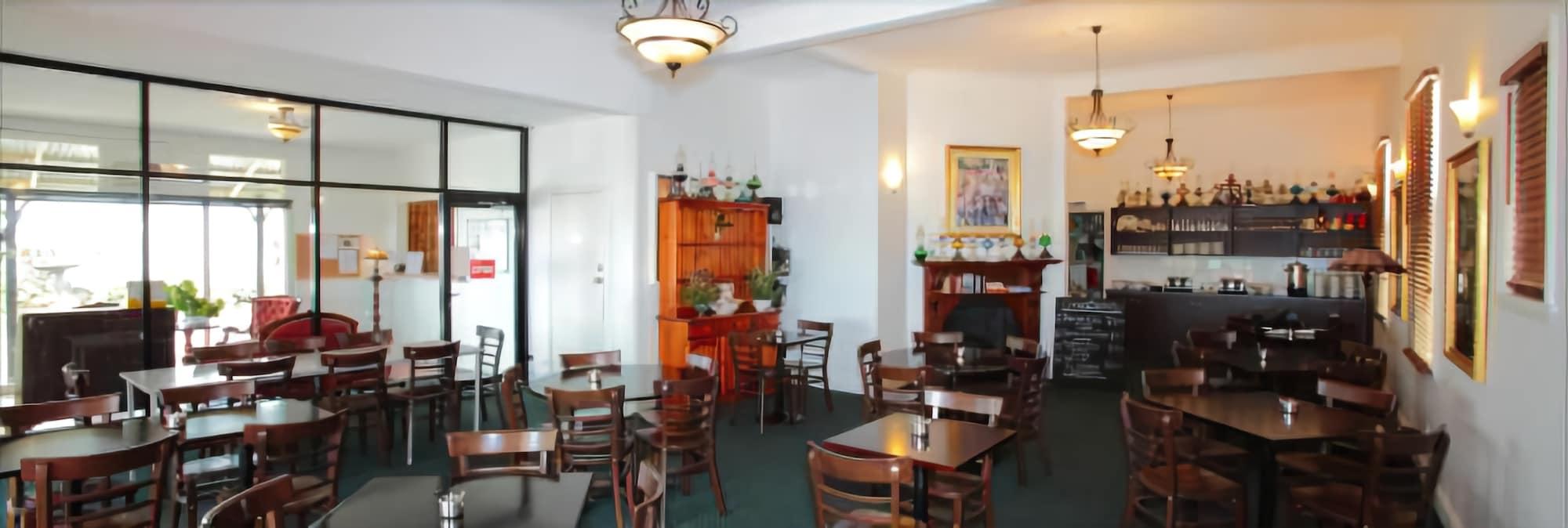 The Esplanade Motel