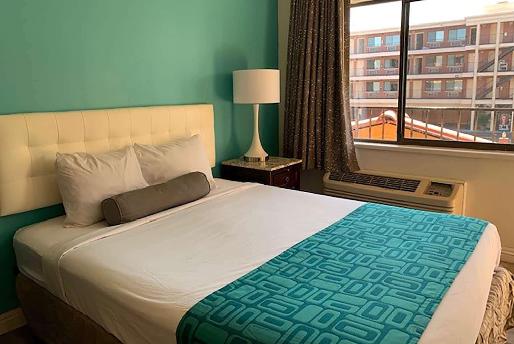 Howard Johnson By Wyndham Reno Downtown