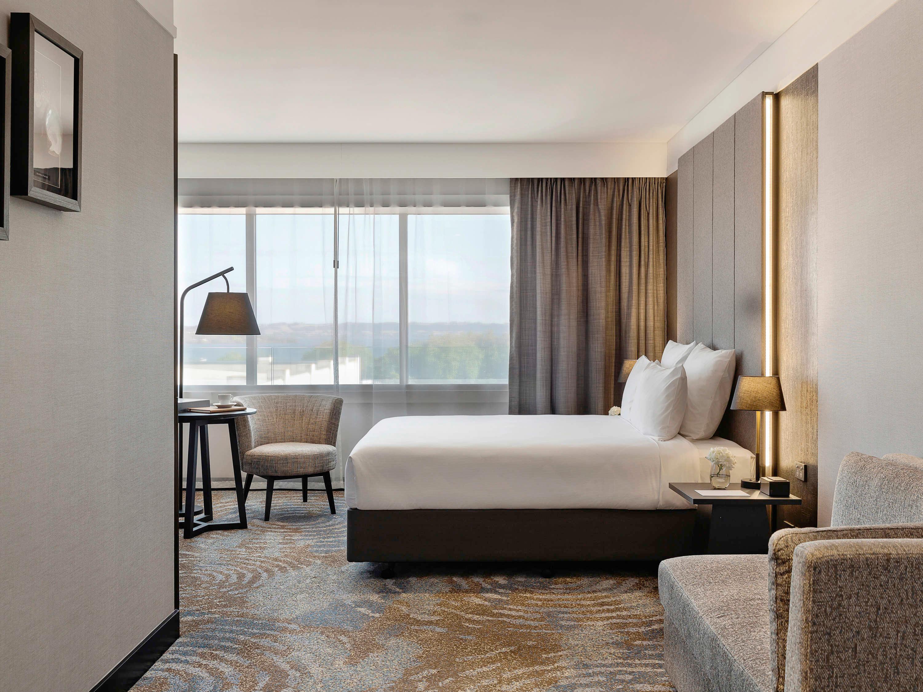 Pullman Rotorua Room Type - Superior King Room with City View