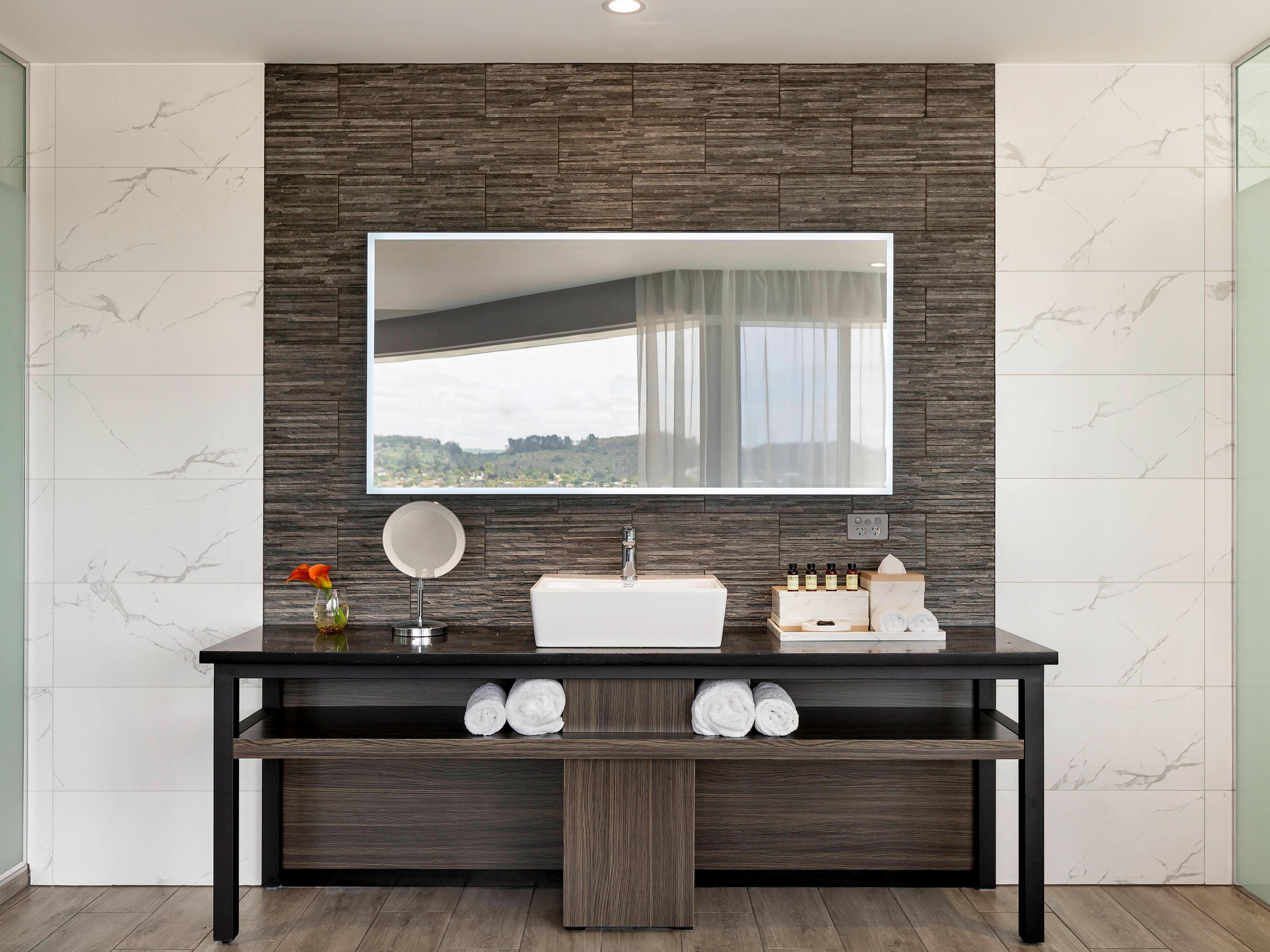 Pullman Rotorua Room Type - Superior King Suite with City View