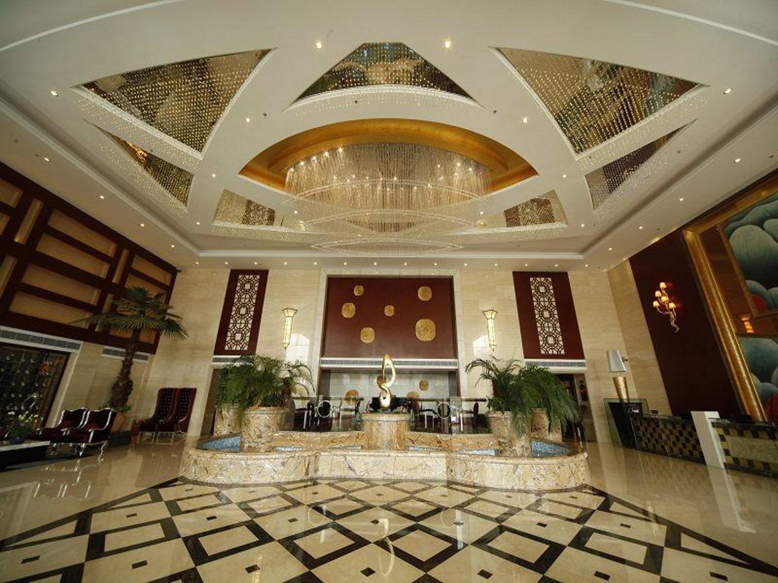 ROYAL PRINCE HOTEL
