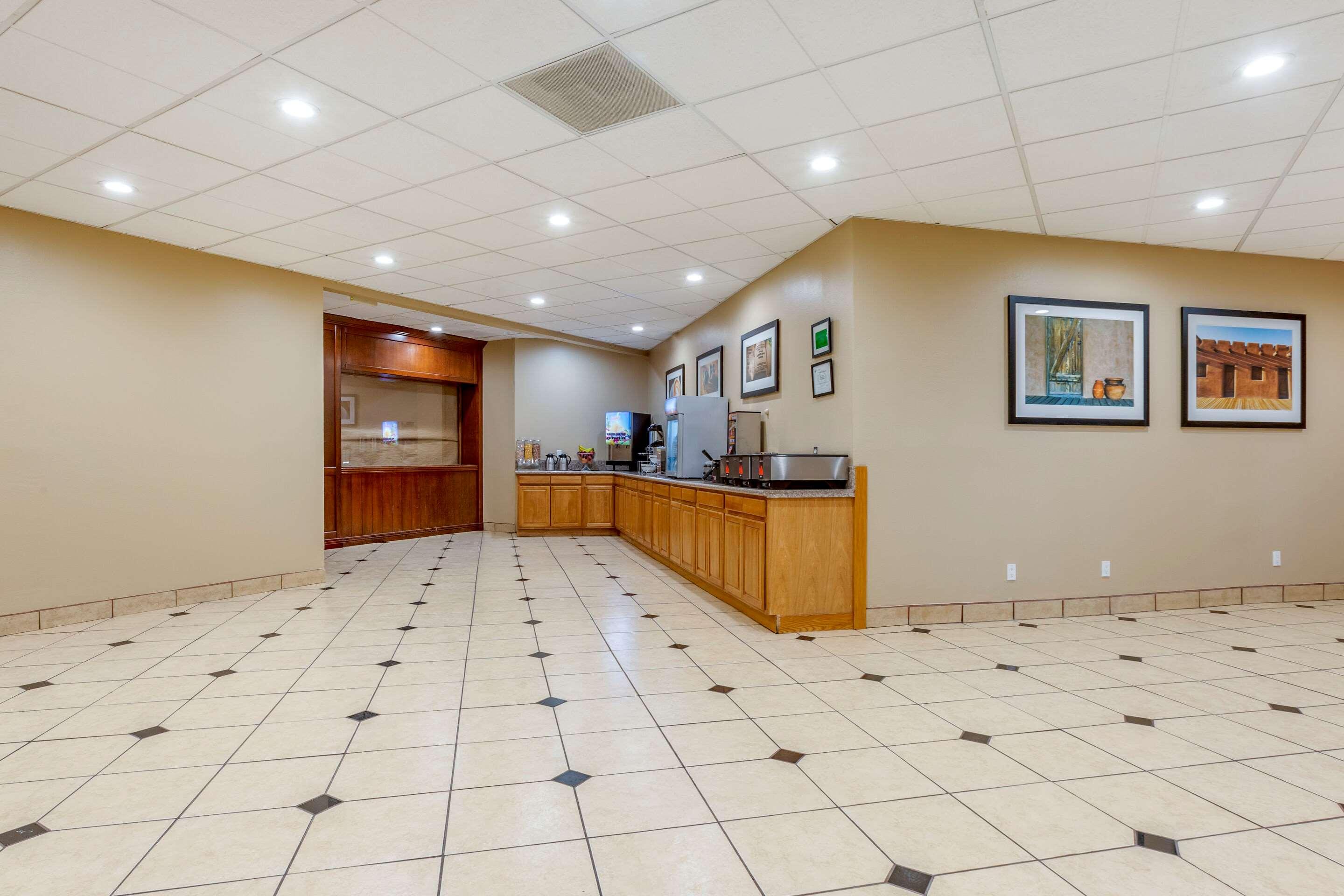 Clarion Inn & Suites Roswell