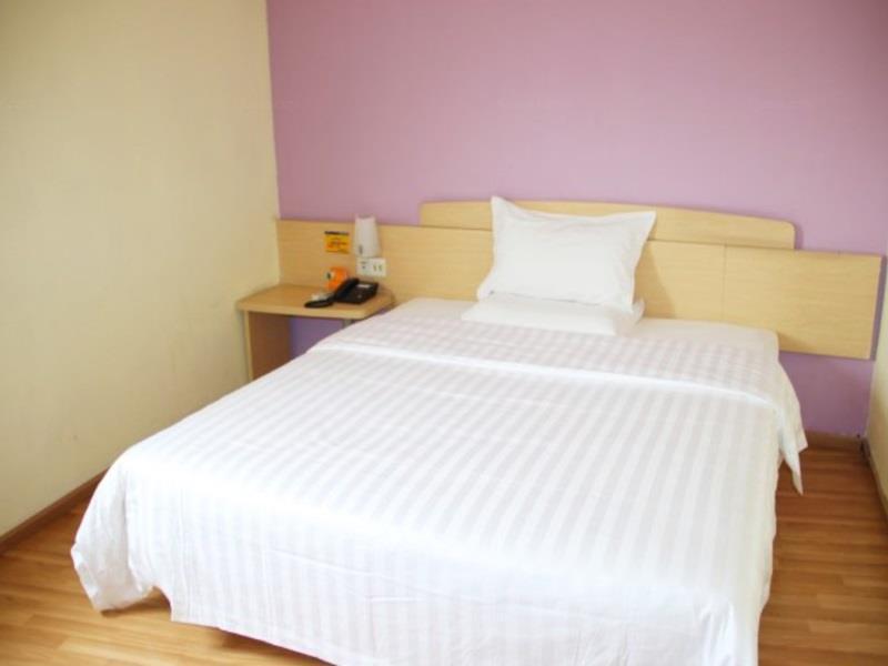 7 Days Inn Wuhan Airport Panlong City Branch