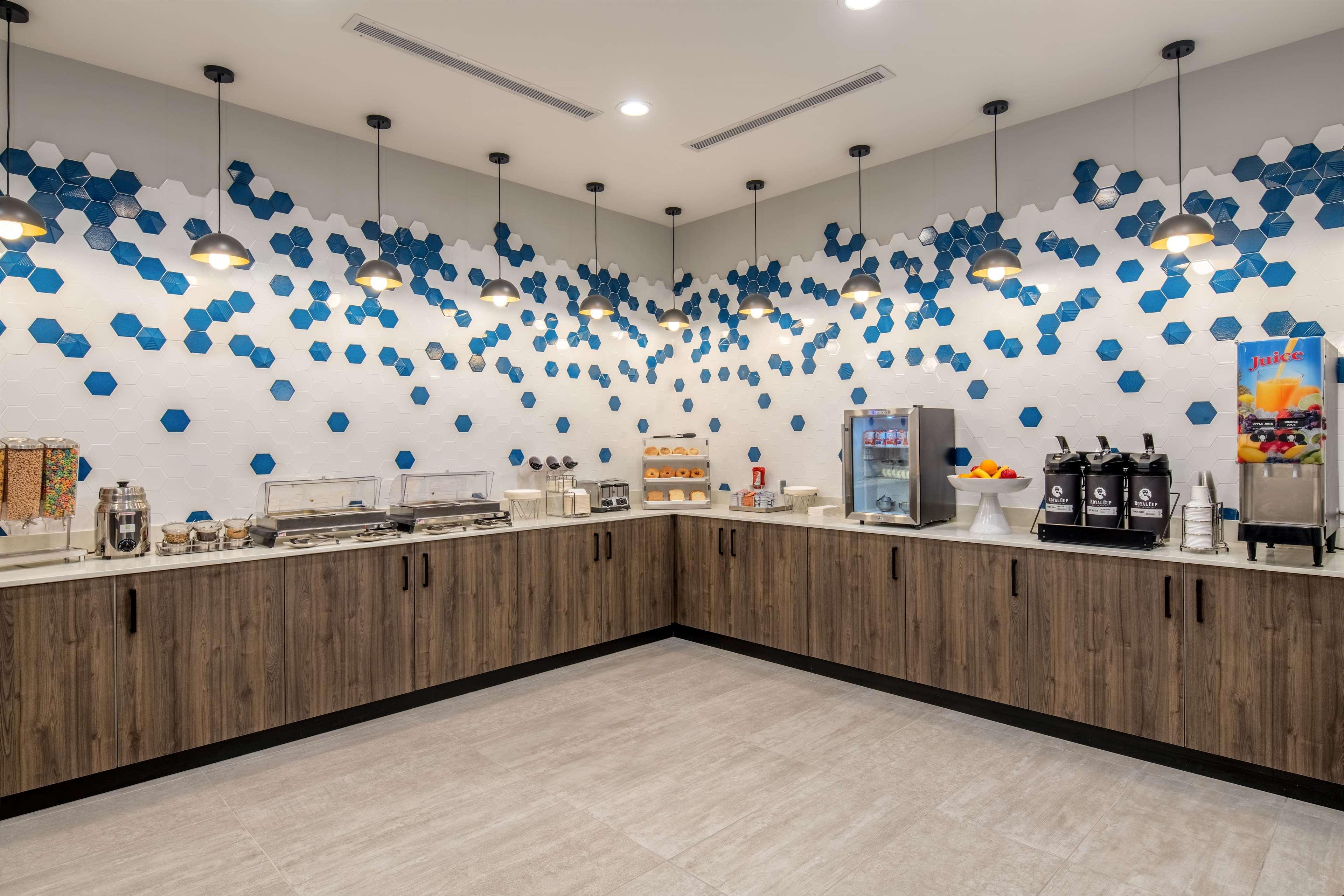 La Quinta Inn Suites By Wyndham Spokane Downtown