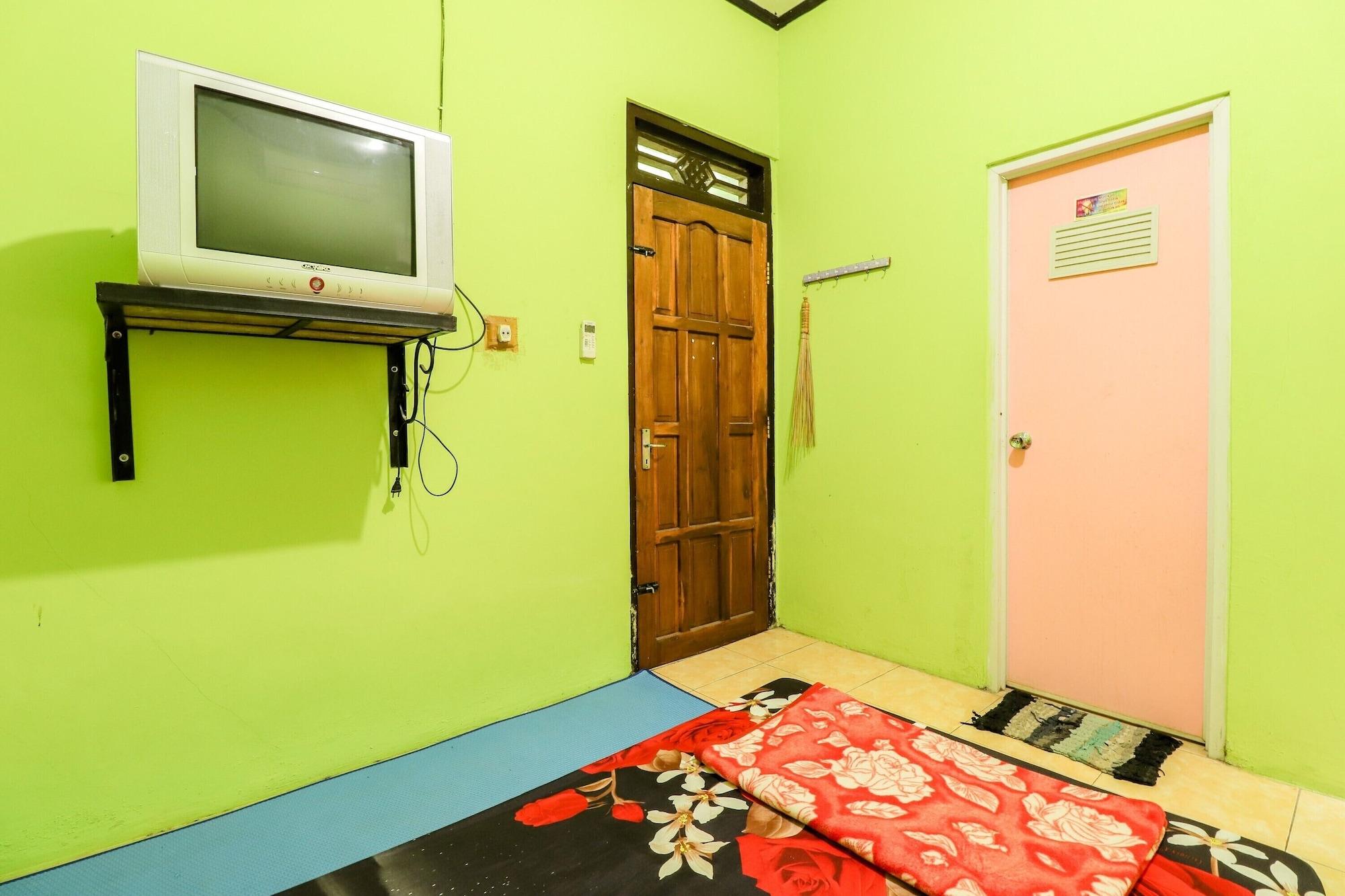Penginapan Roro Mendut Syariah by ZUZU