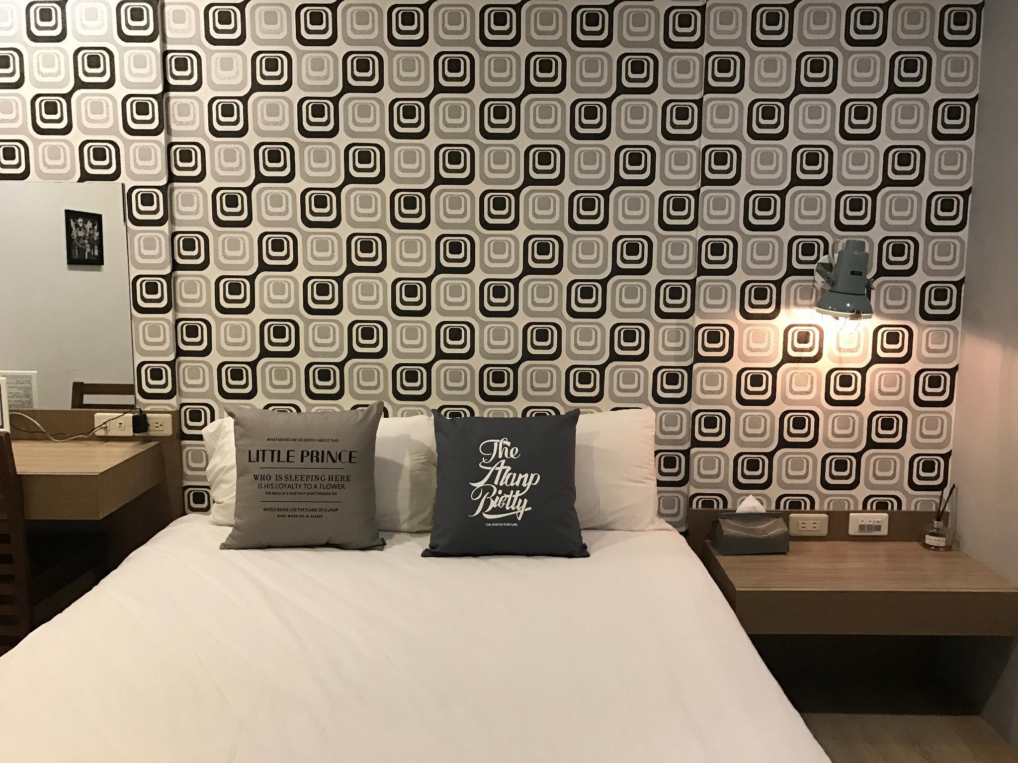 8 Door Guest House