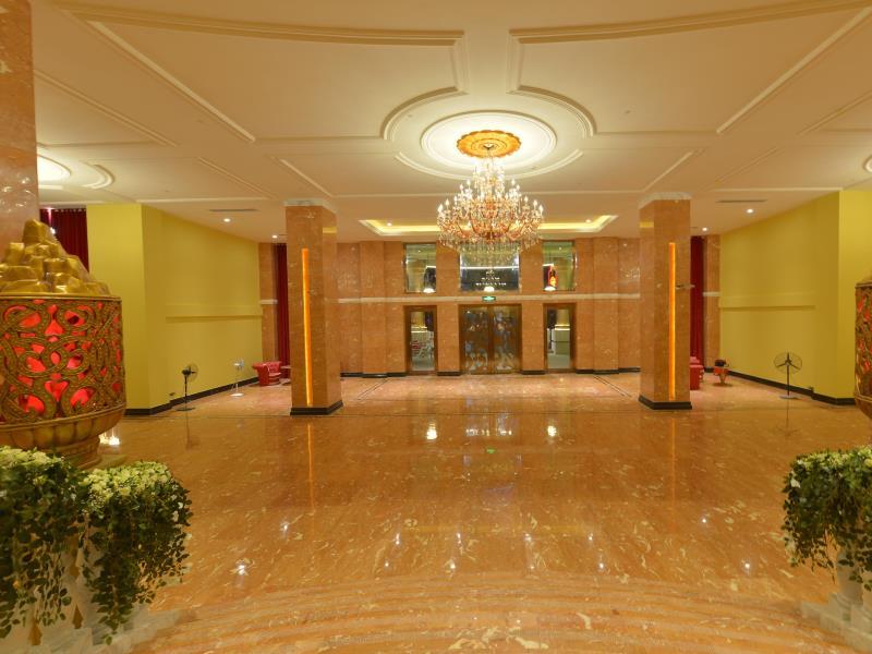 THE ROYAL PINNACLE HOTEL