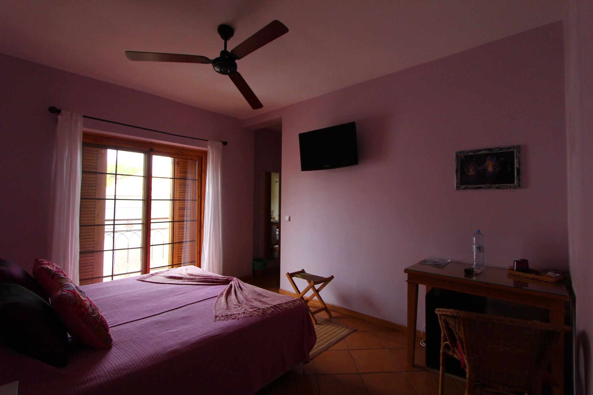 Kira's Boutique Hotel, Lda by null