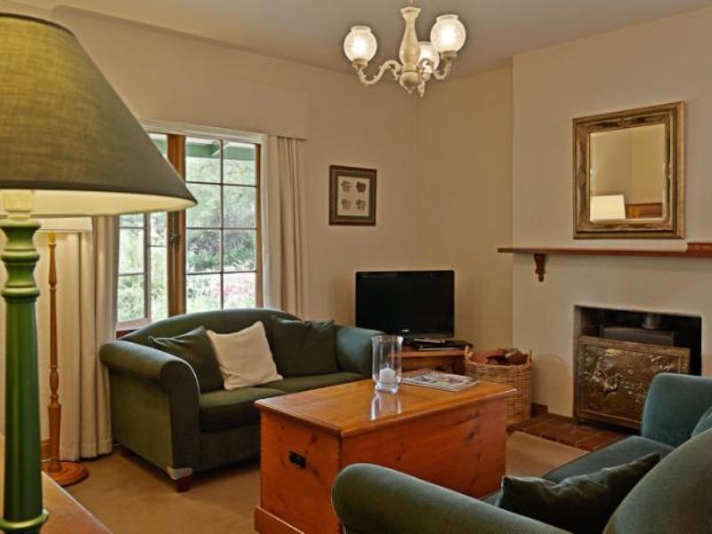 Country Pleasures Bed & Breakfast