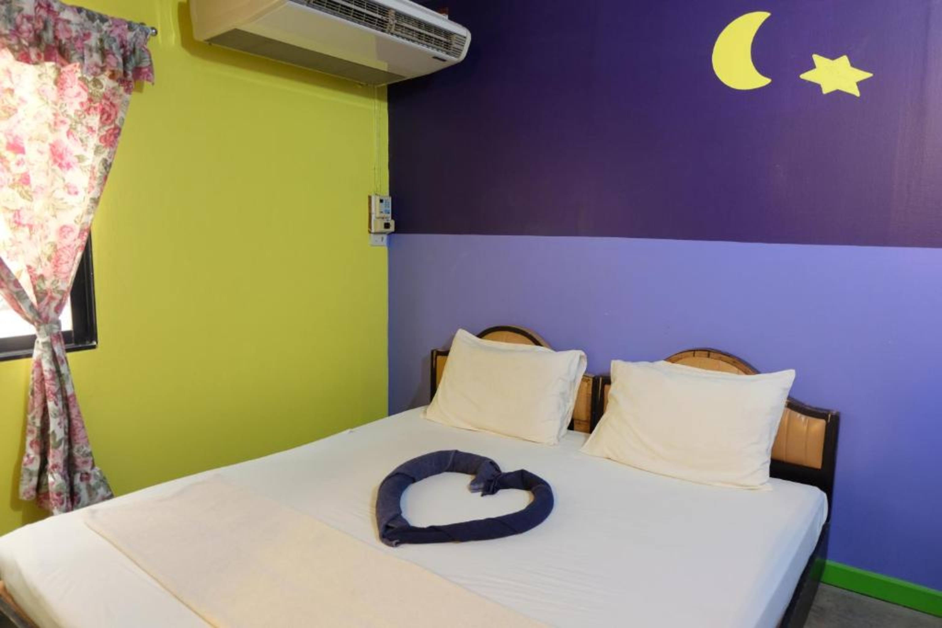 B&B House & Hostel by ZUZU