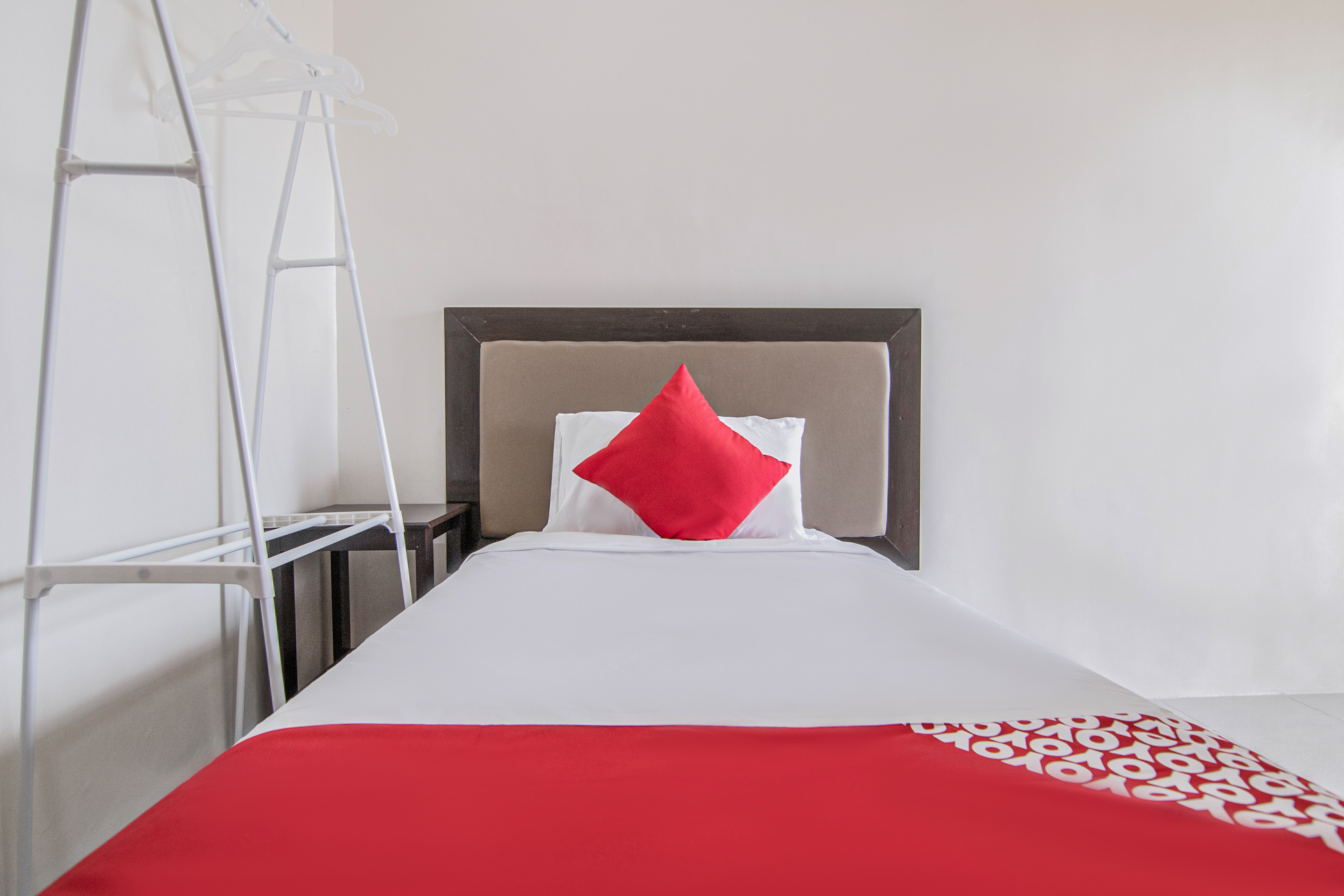 Oyo 431 Apollo 11 Apartelle