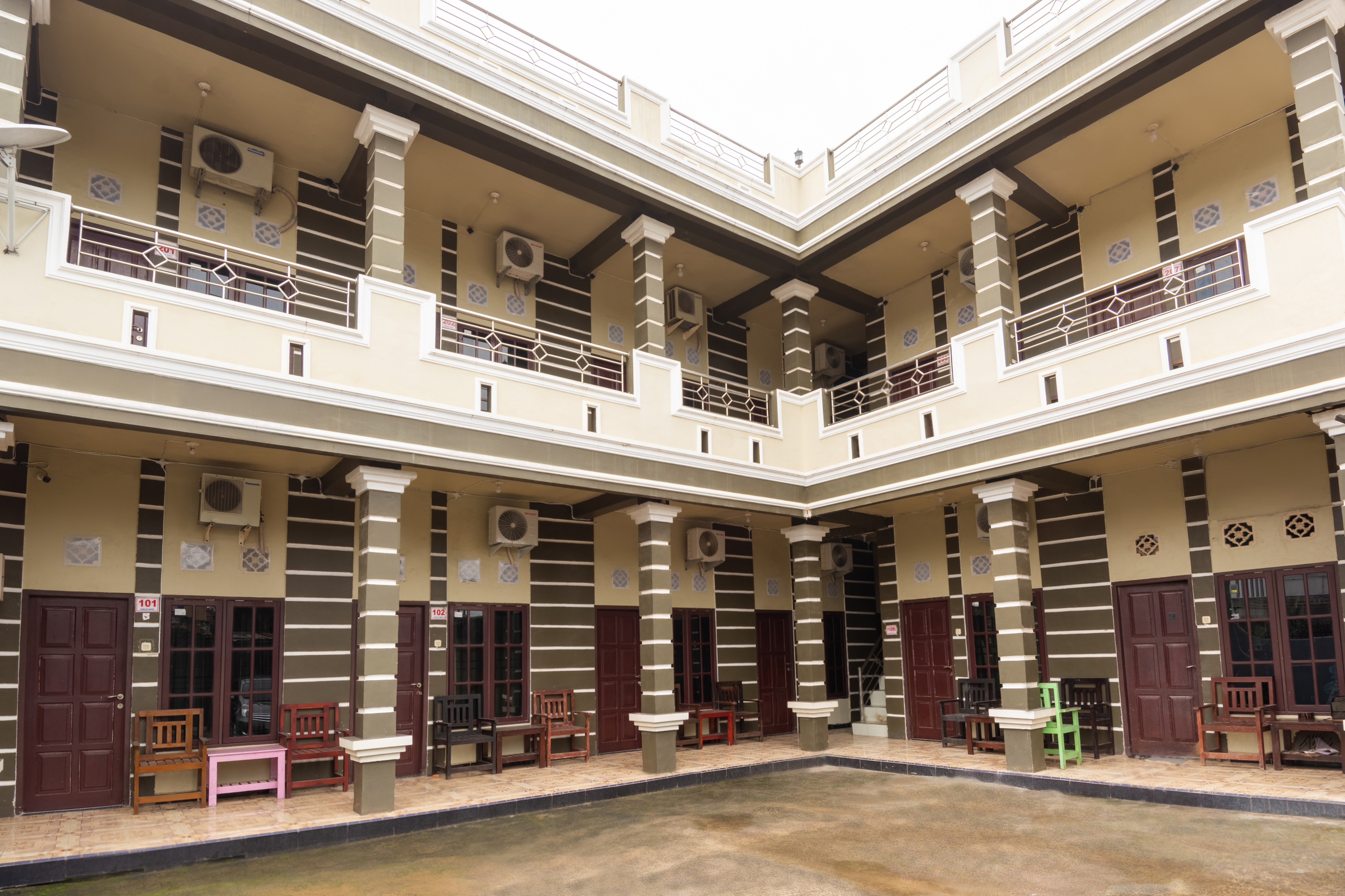 Oyo 3044 Adelia Residence