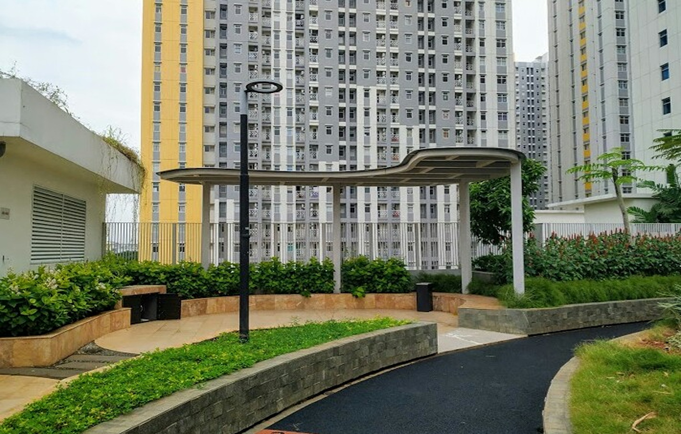 Springlake Apartment Summarecon by Veeroom by Zuzu