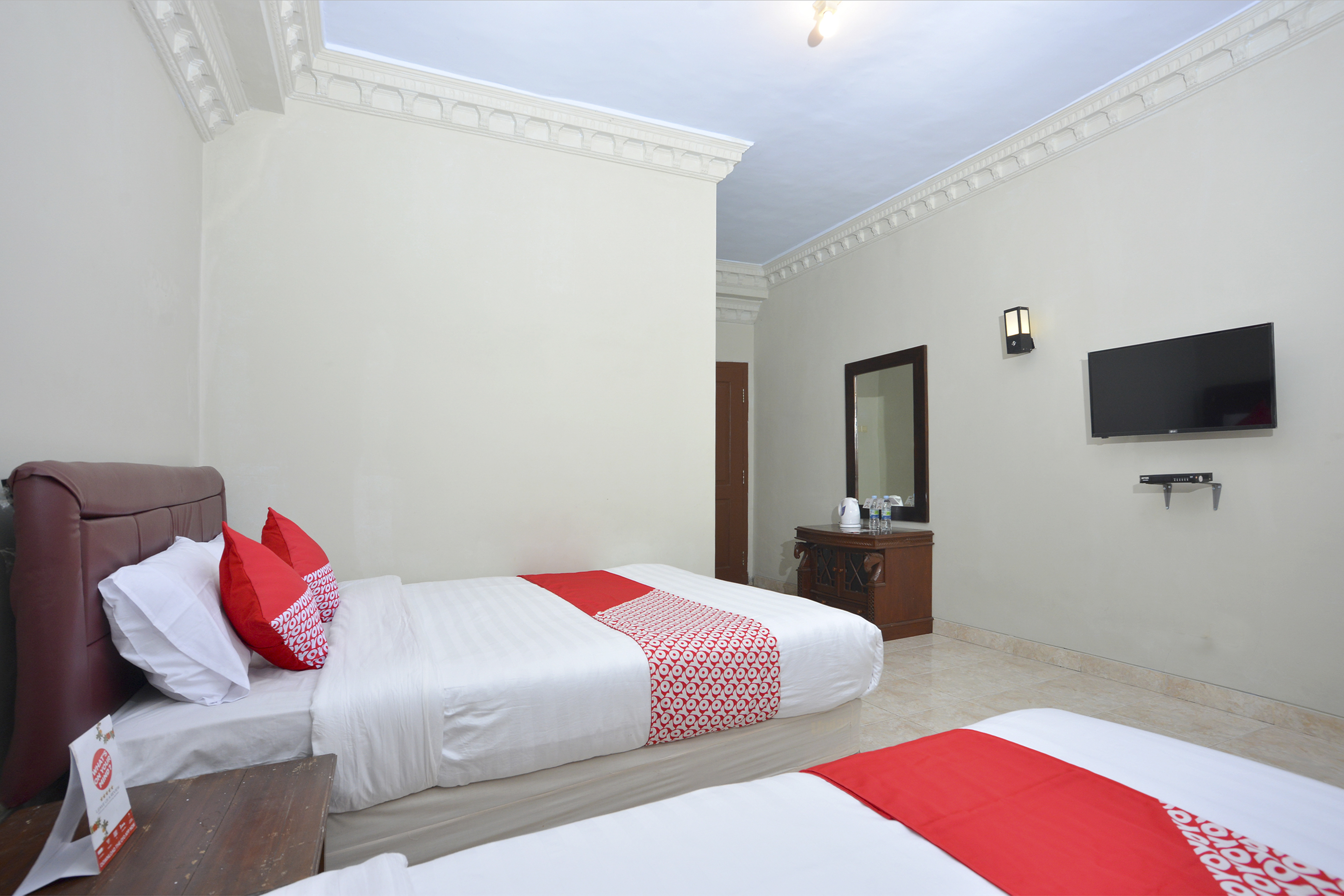 586 Hotel Wijaya