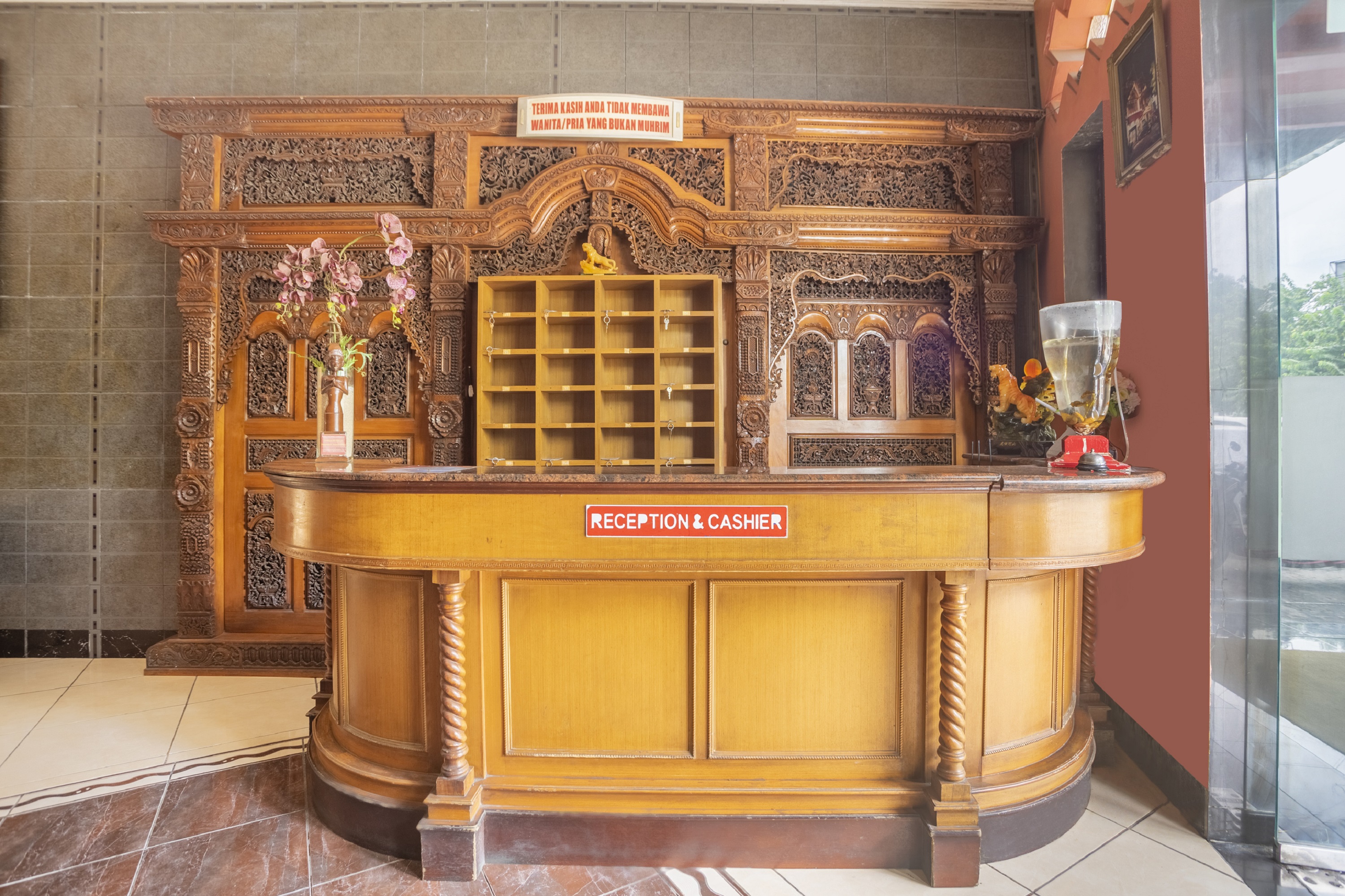 2706 Hotel Lodaya Syariah