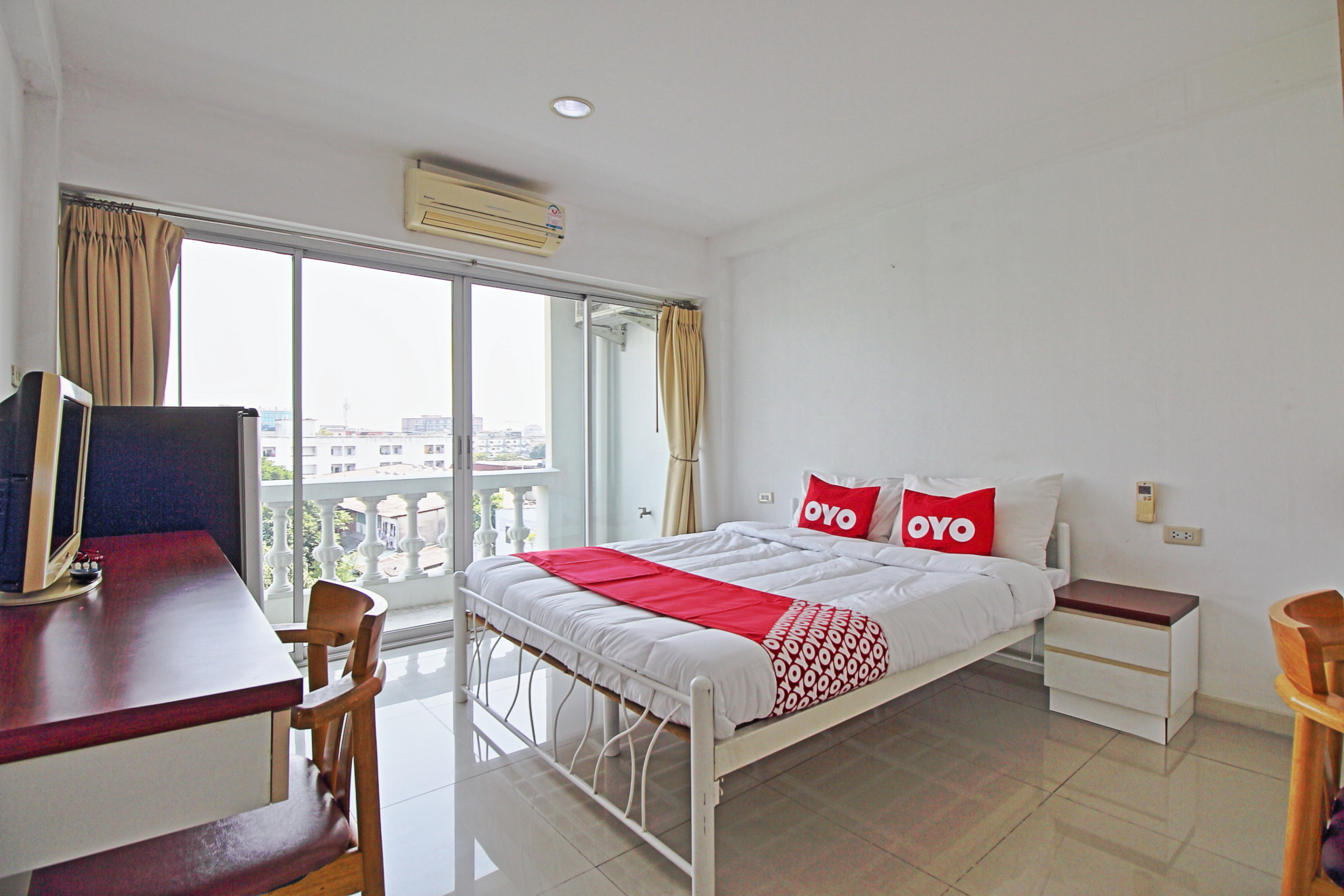 Super OYO 498 Ladawan Villa