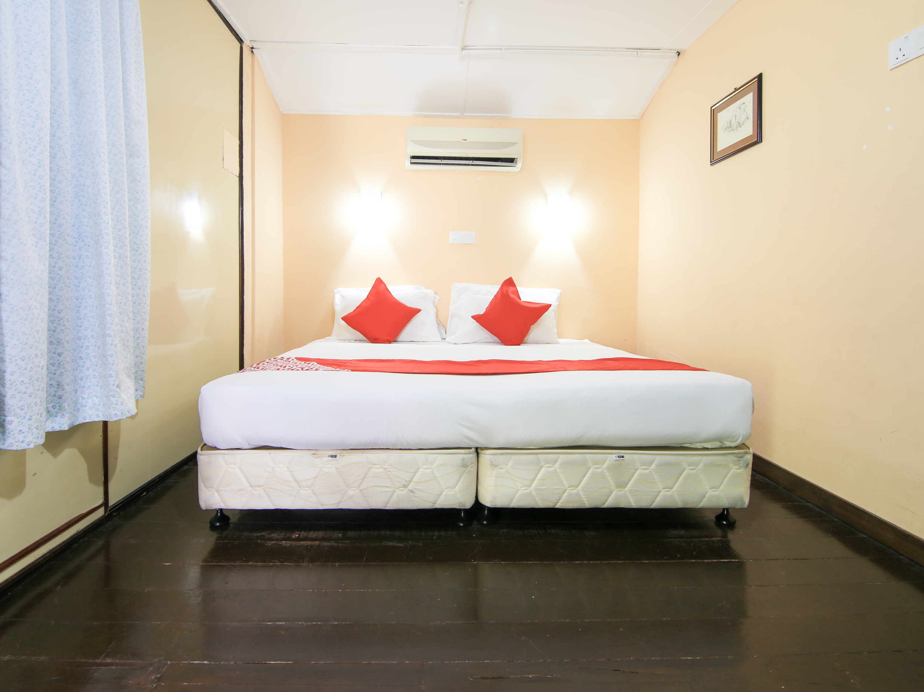 Oyo 44084 Ombak Inn Chalet