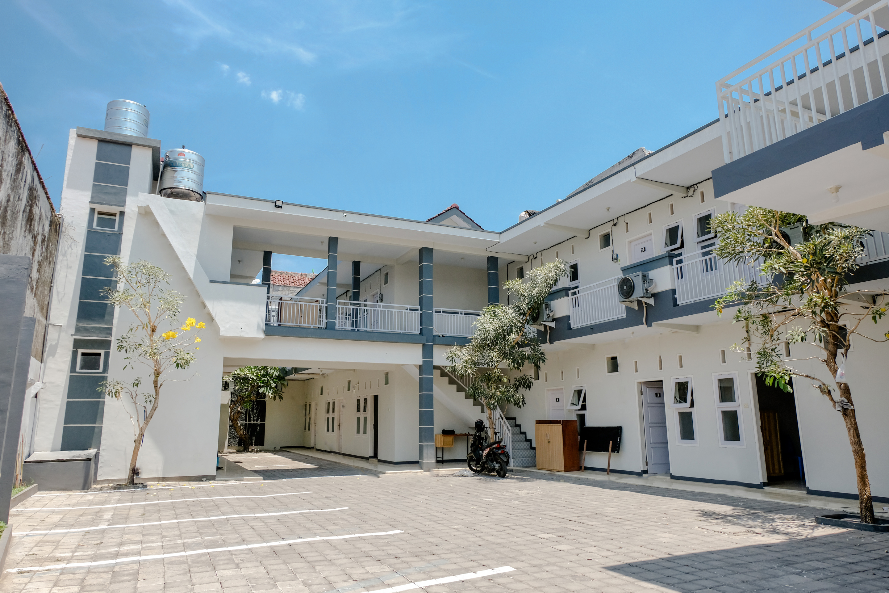 Oemah Jawa Family Residence