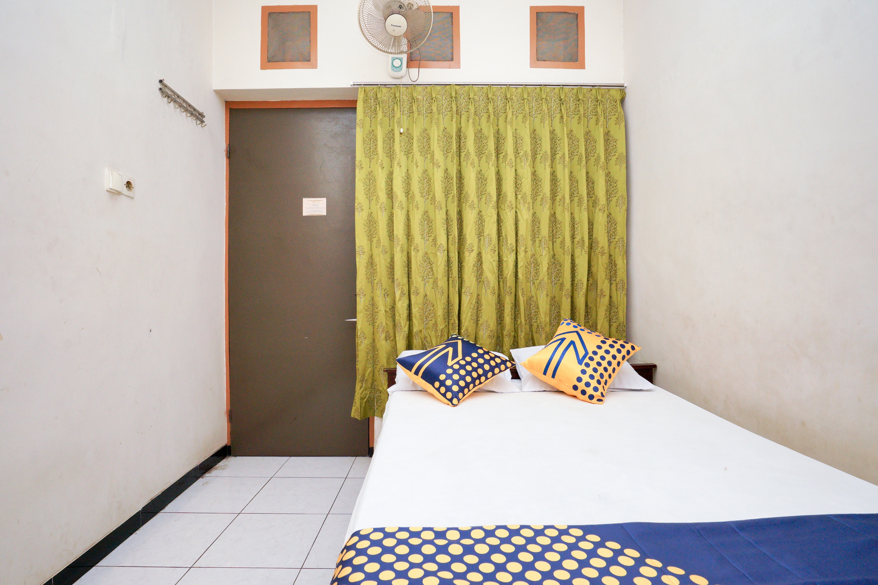 SPOT ON 2090 Ratna Backpacker Syariah