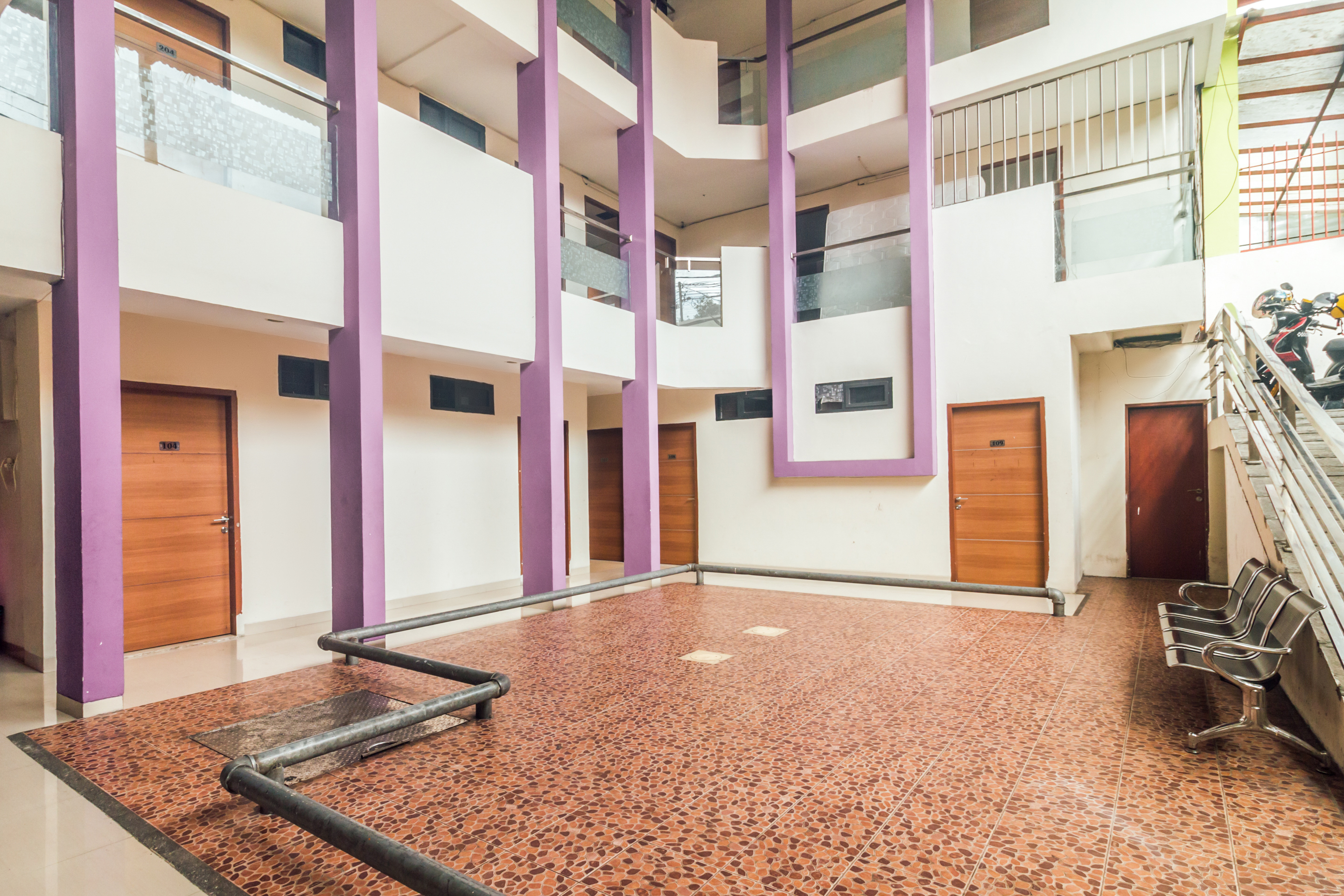 1448 Mangga Dua Guest House
