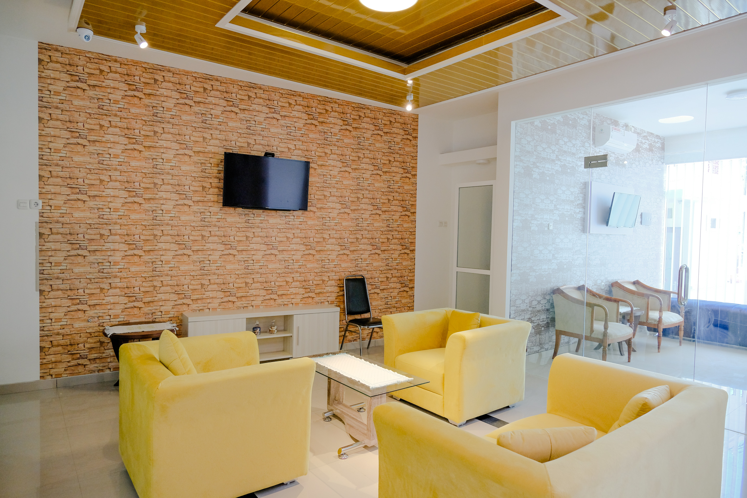 1665 Aurila Homestay Syariah