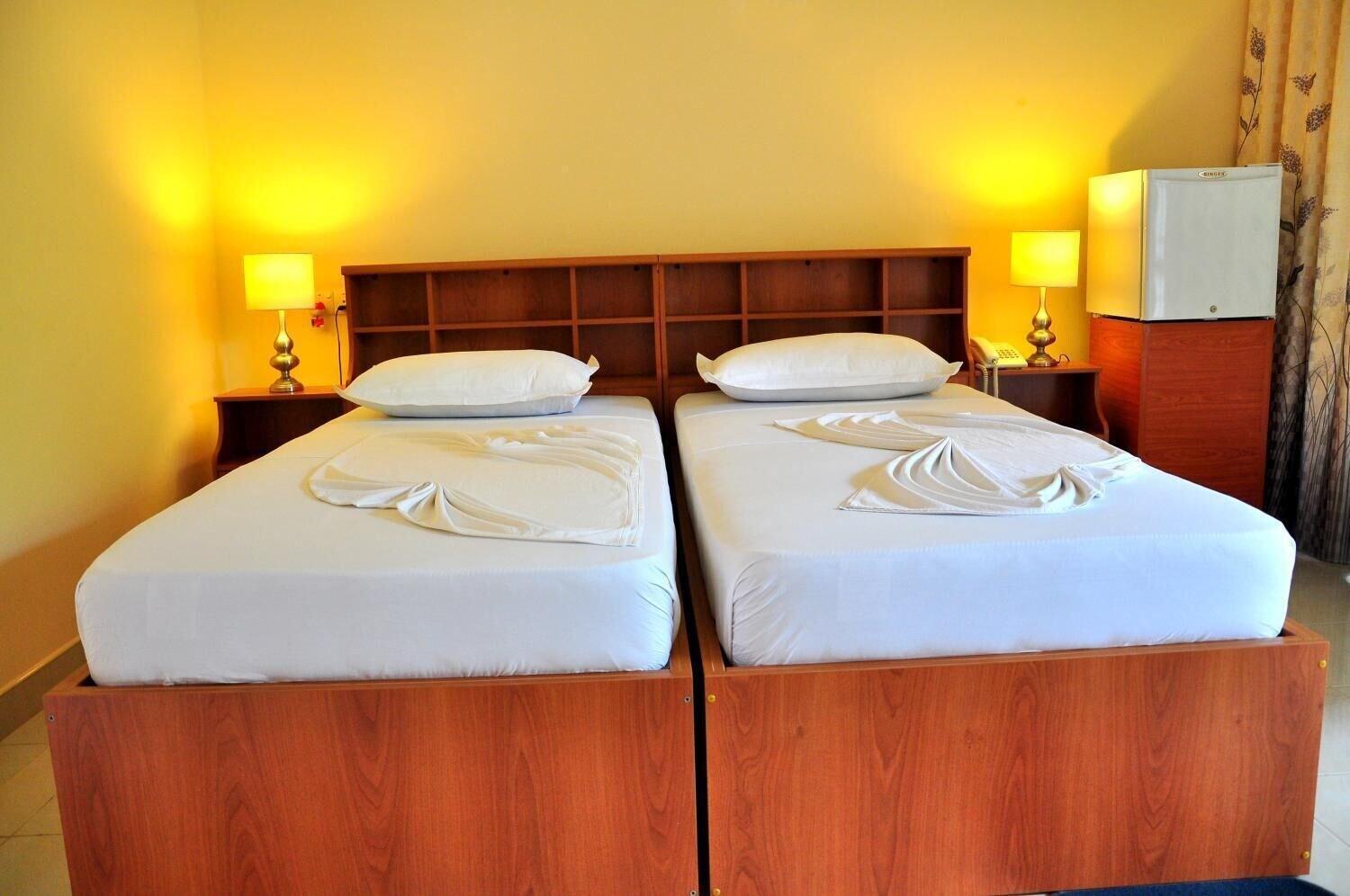 London Palace by null