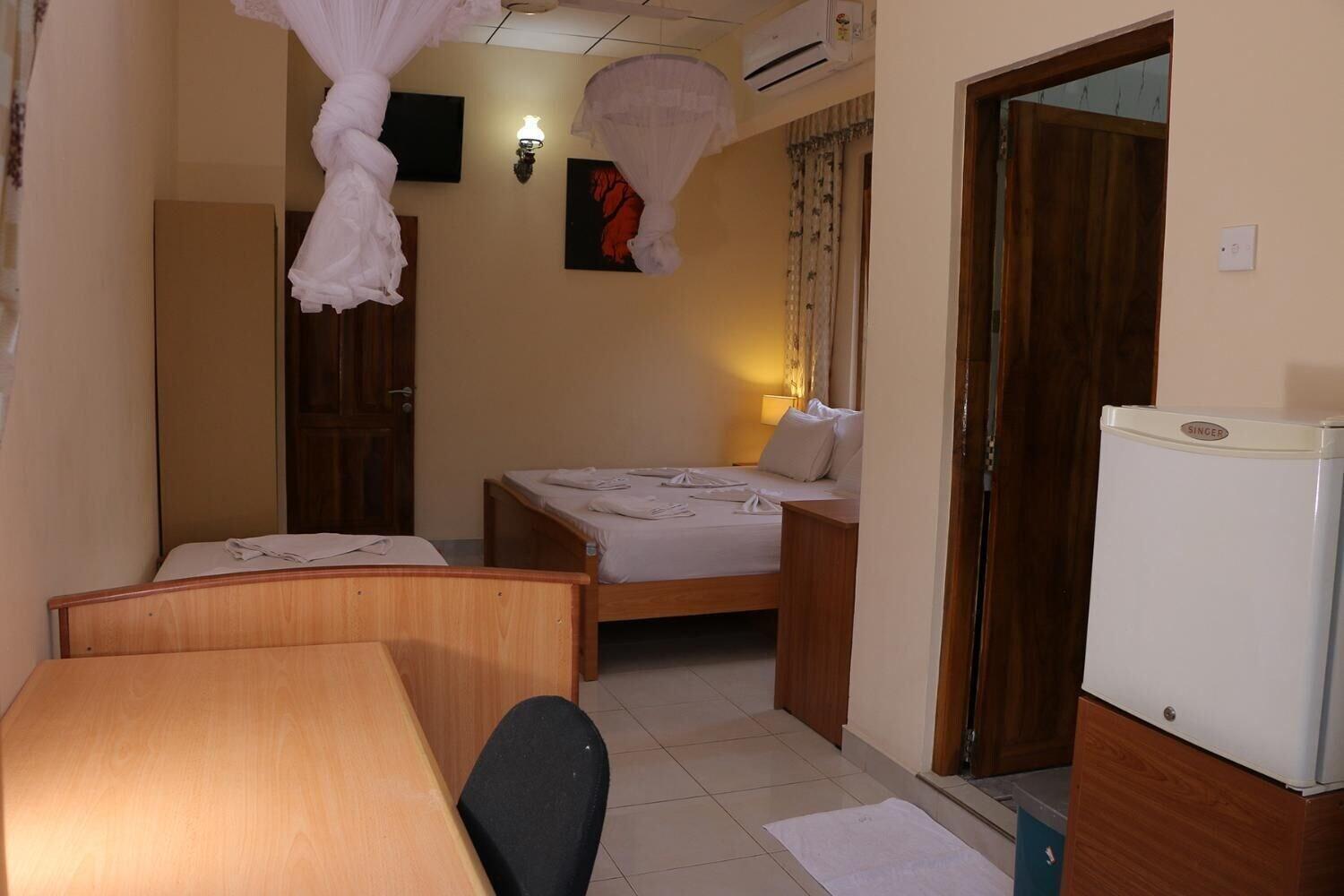 London Palace by null