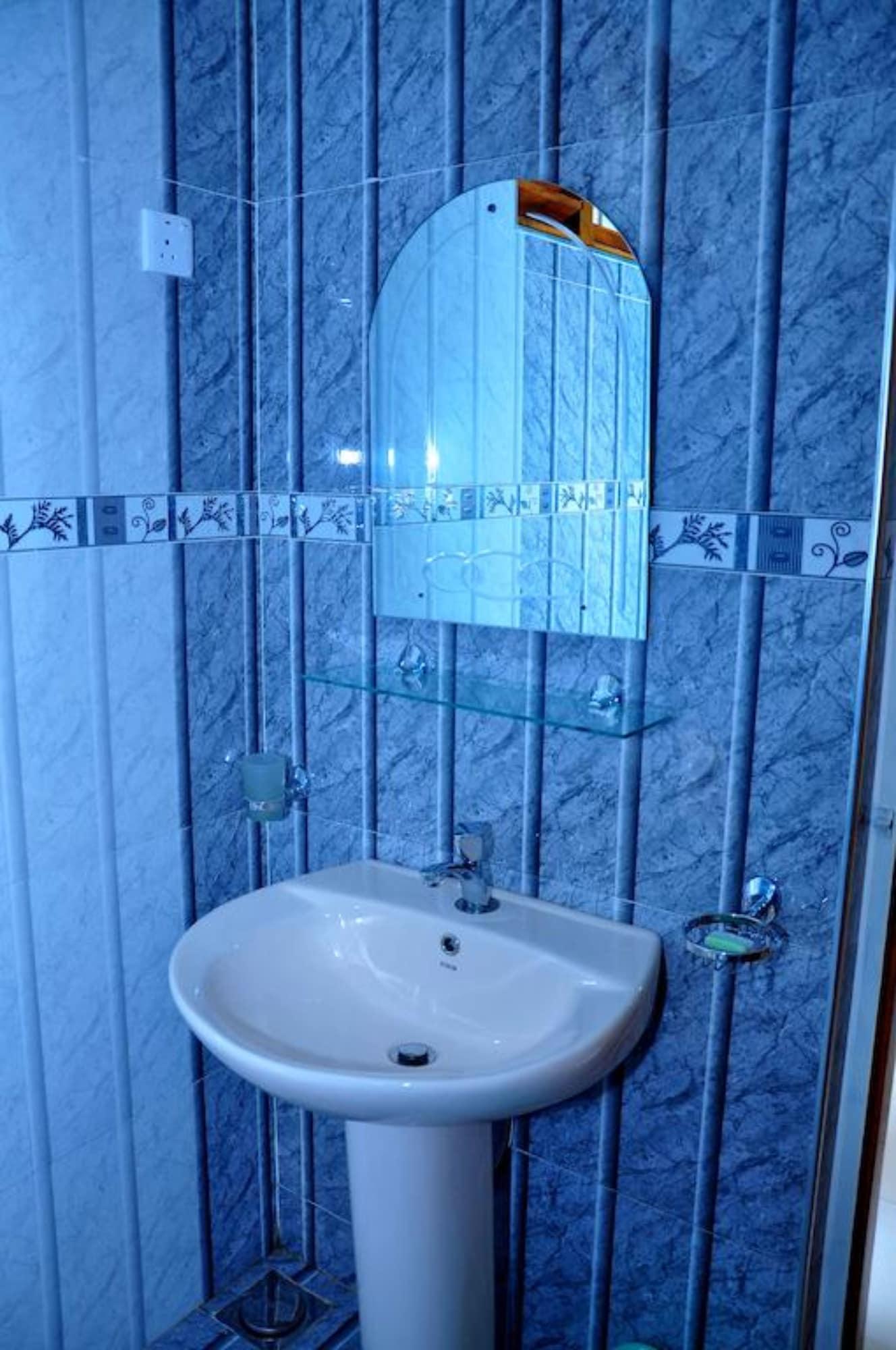 London Palace by null