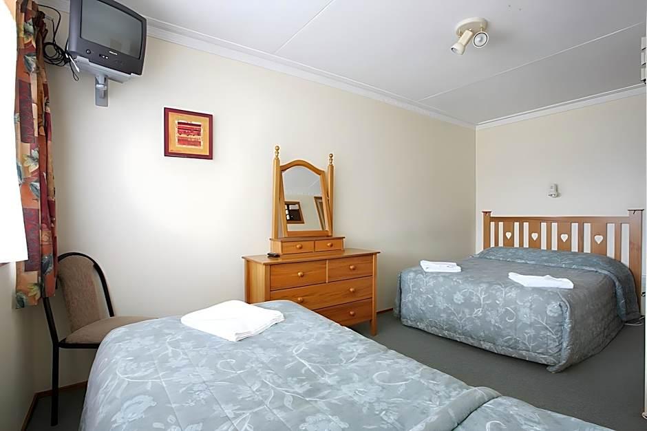 Queens Park Motels
