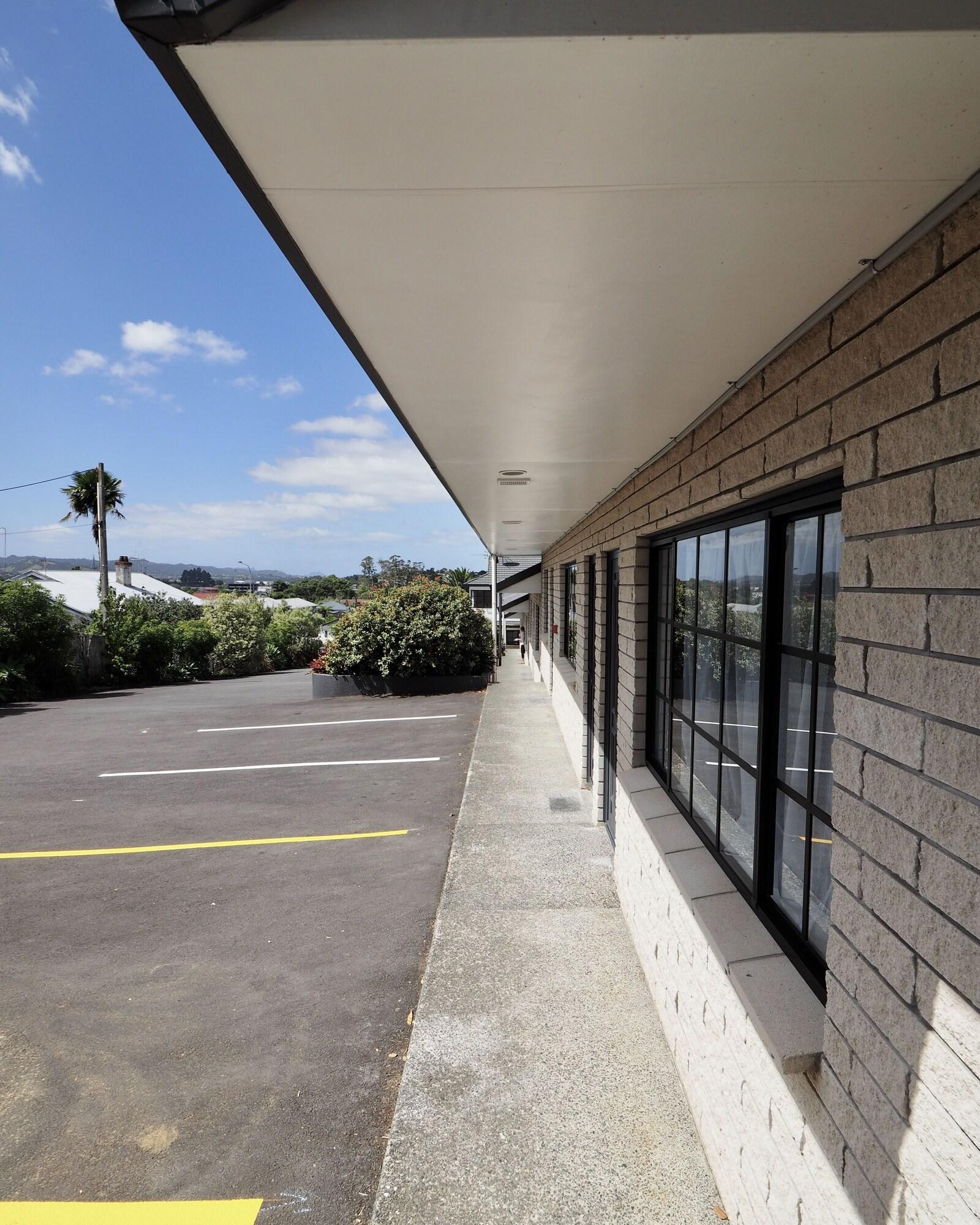Bks Pohutukawa Lodge