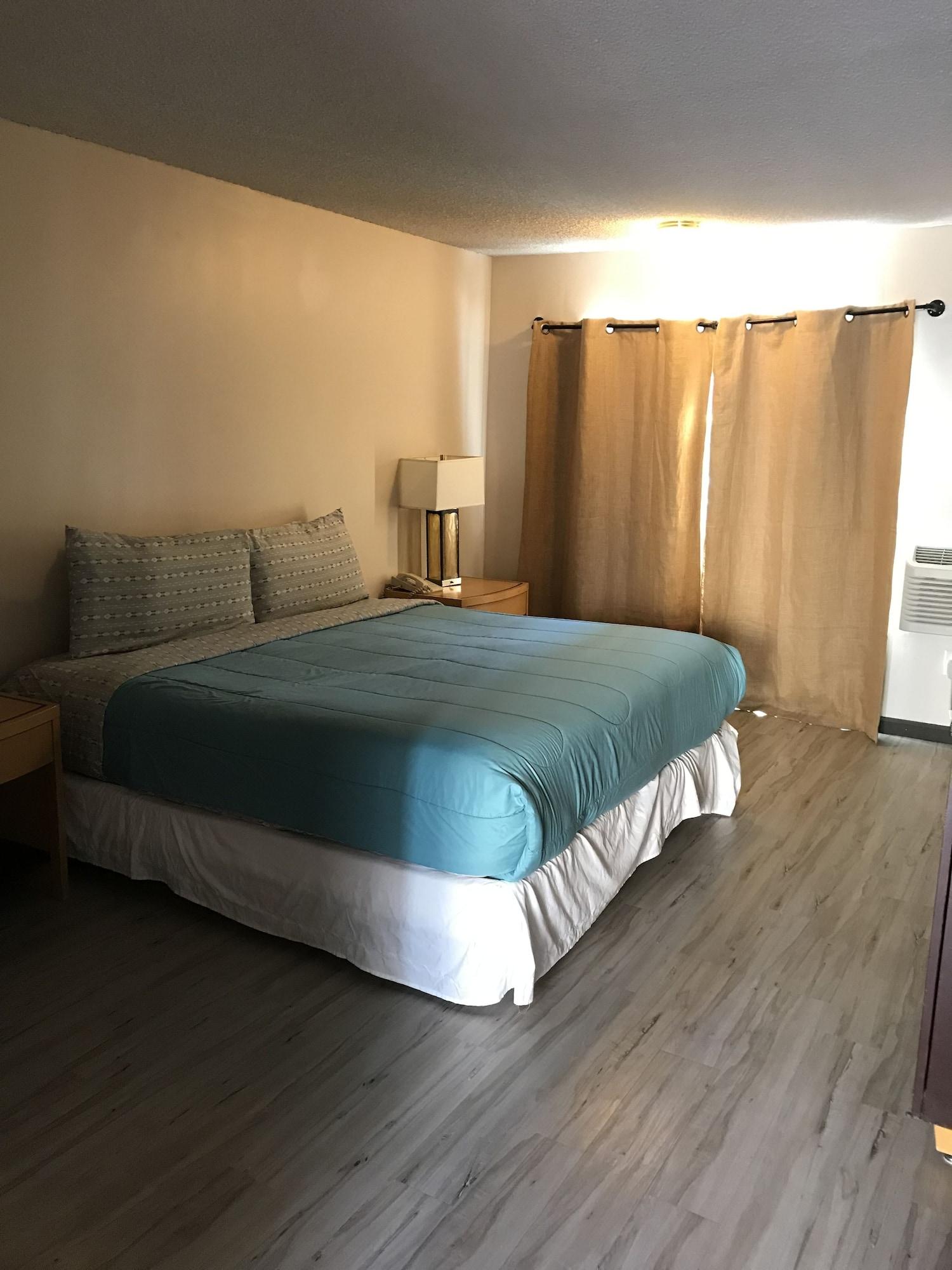 Delos Reyes Palm Springs