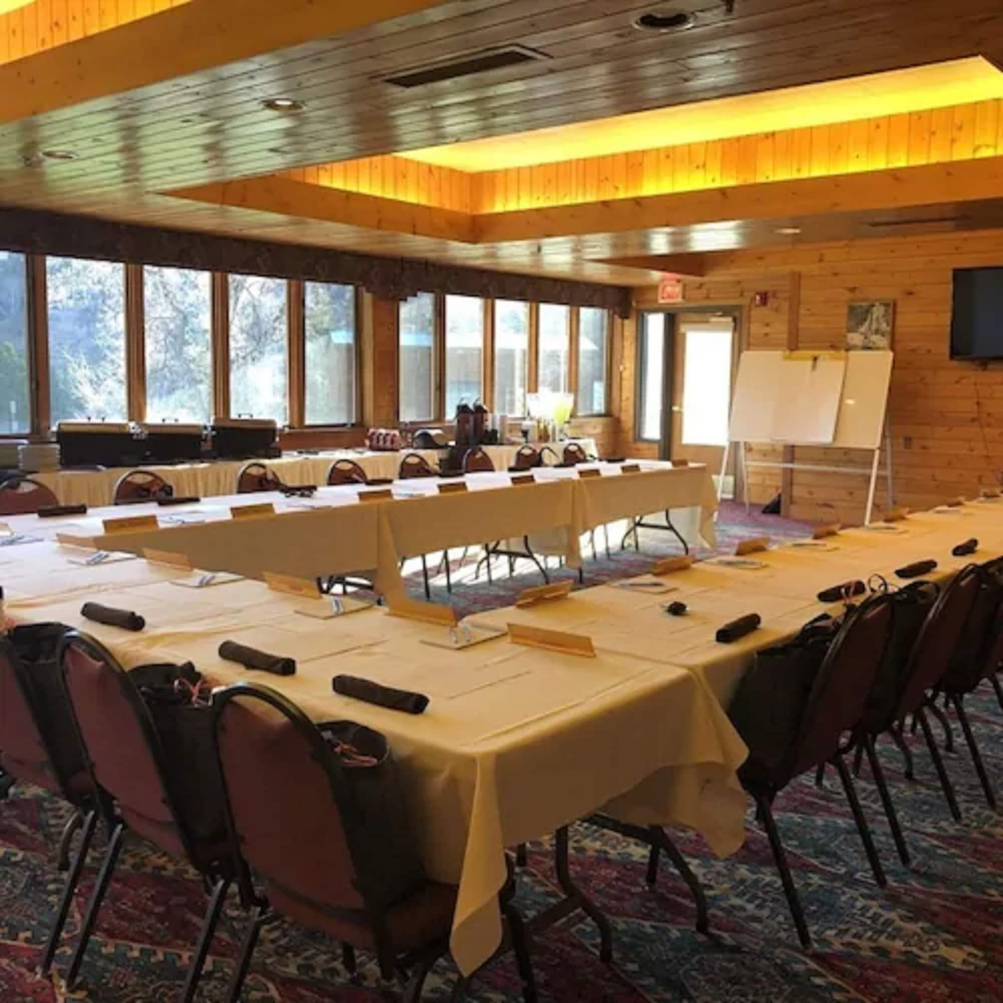 Spearfish Canyon Lodge by null