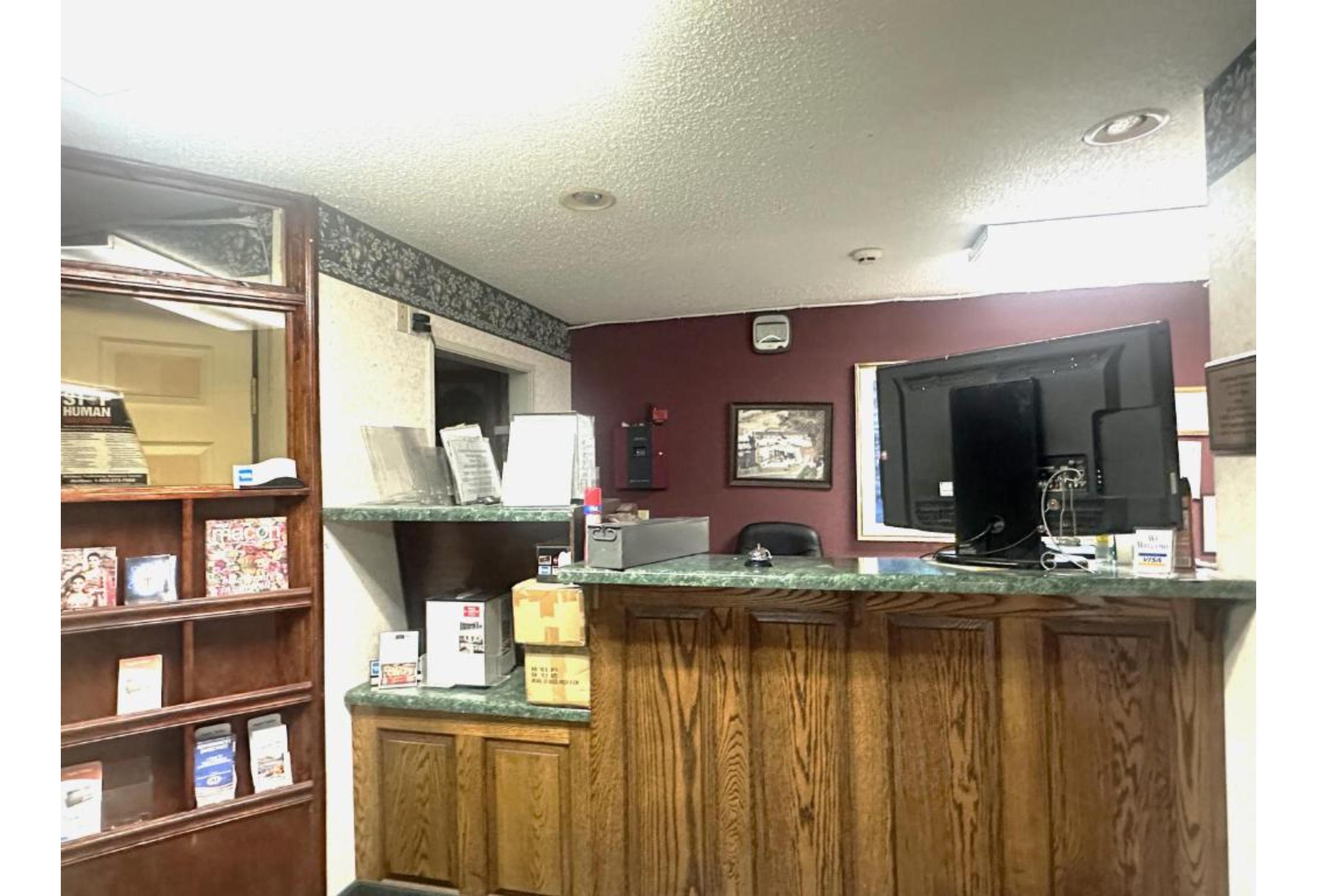 Oyo Hotel East Macon I-75
