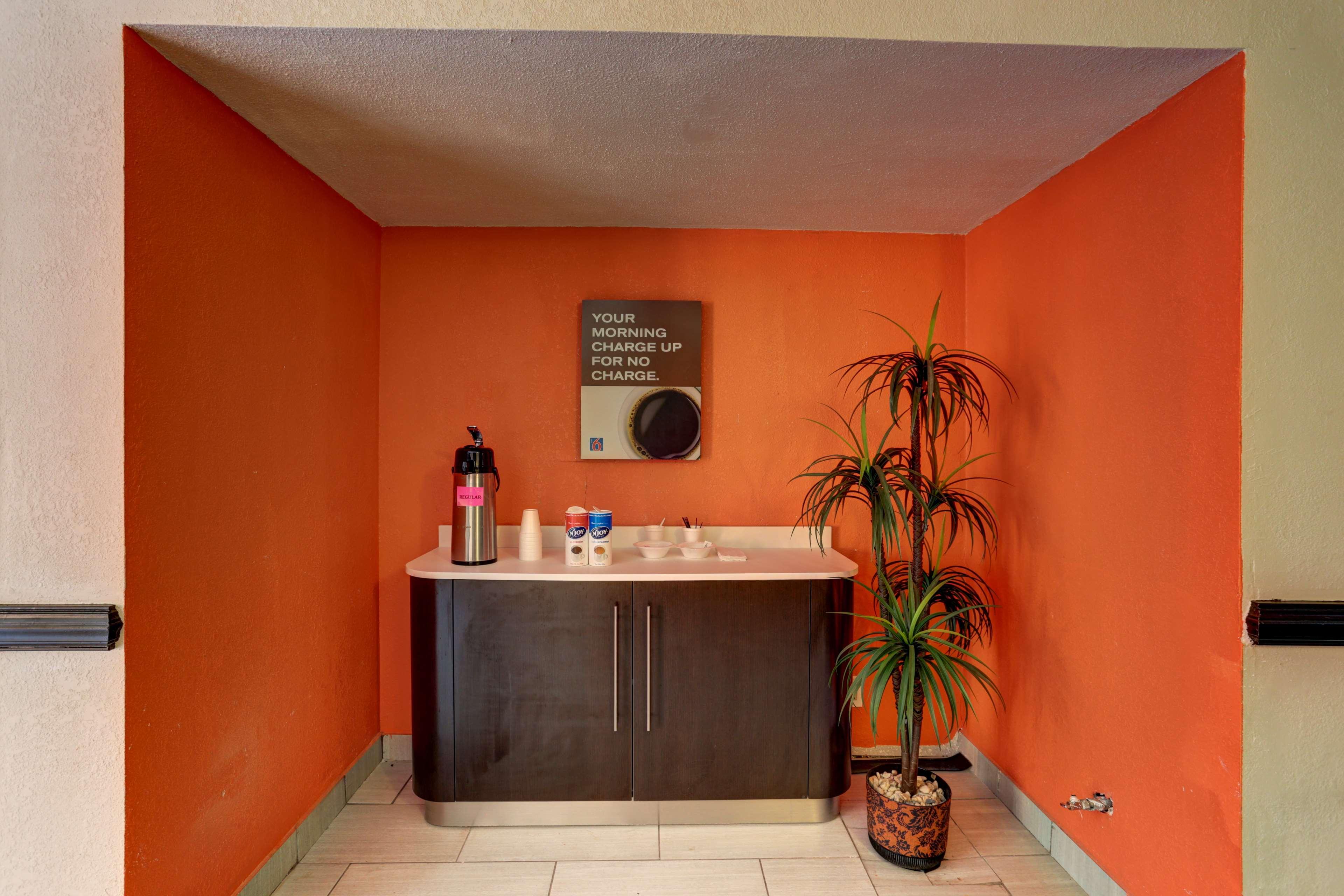 Motel 6 Jackson Tn