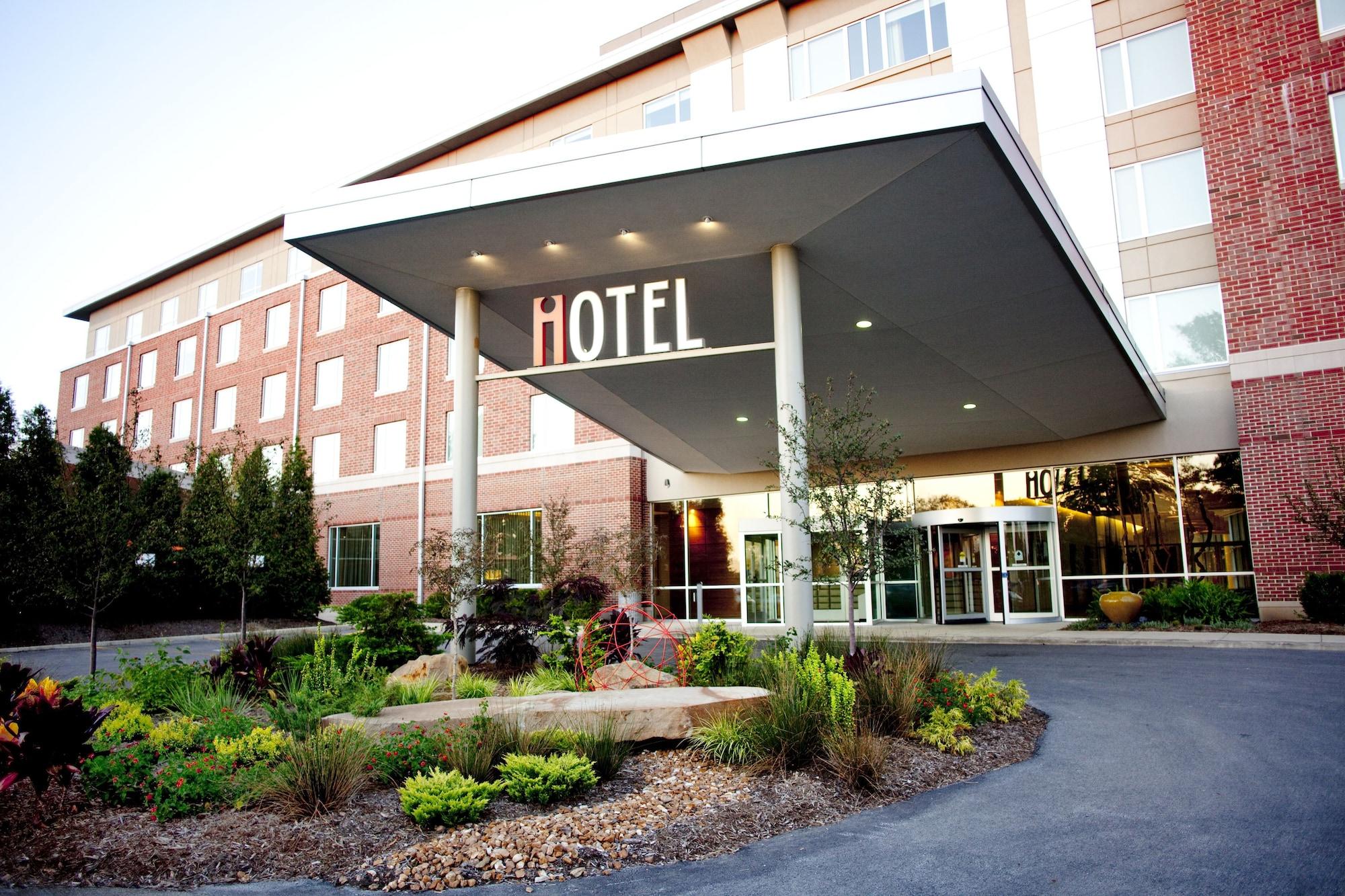 I Hotel & Illinois Conference Center image