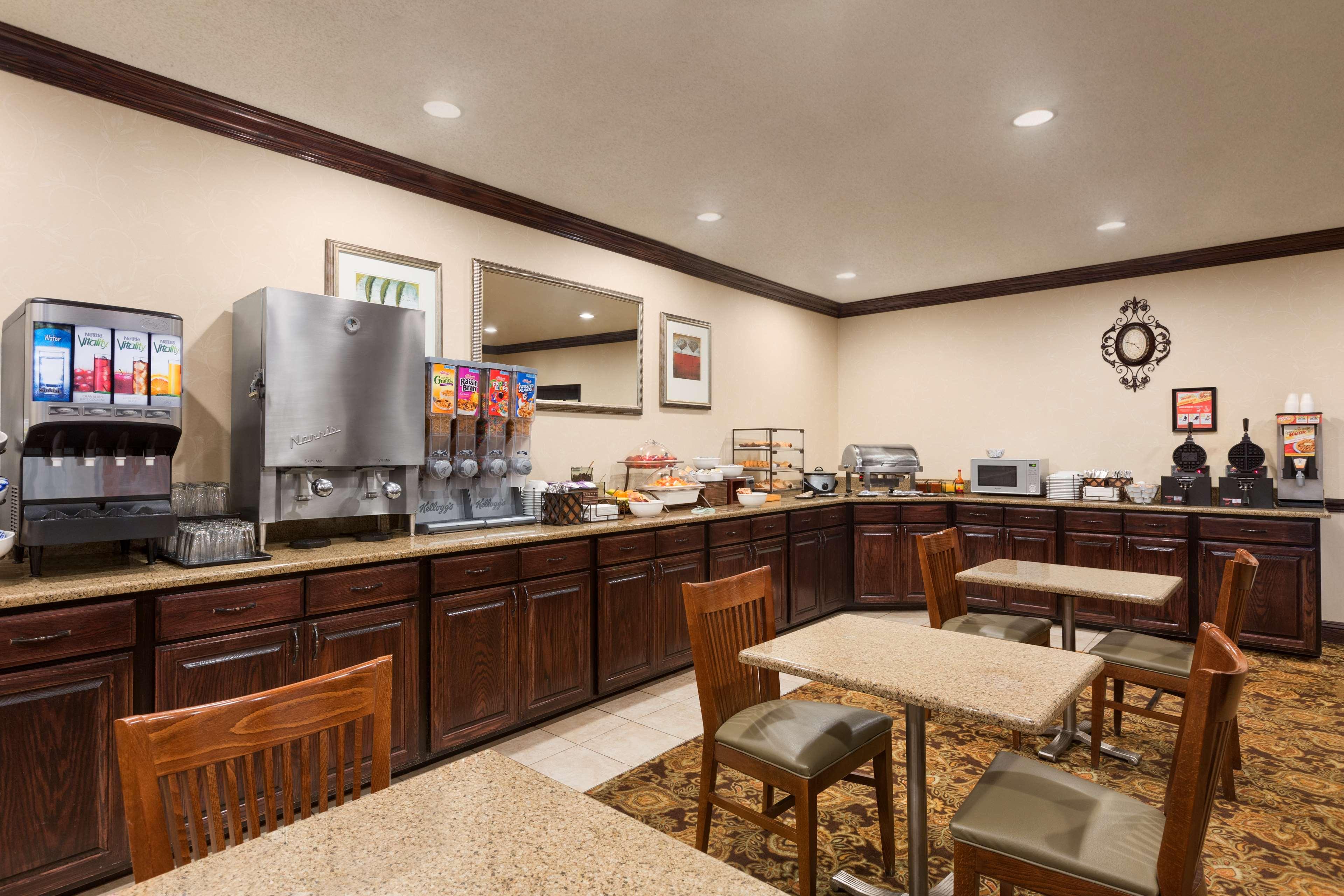 Country Inn & Suites Asheville at Outlet Mall NC