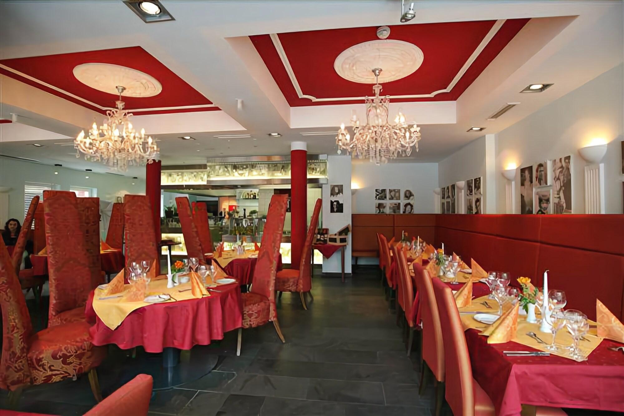 Cinehotel Maroni