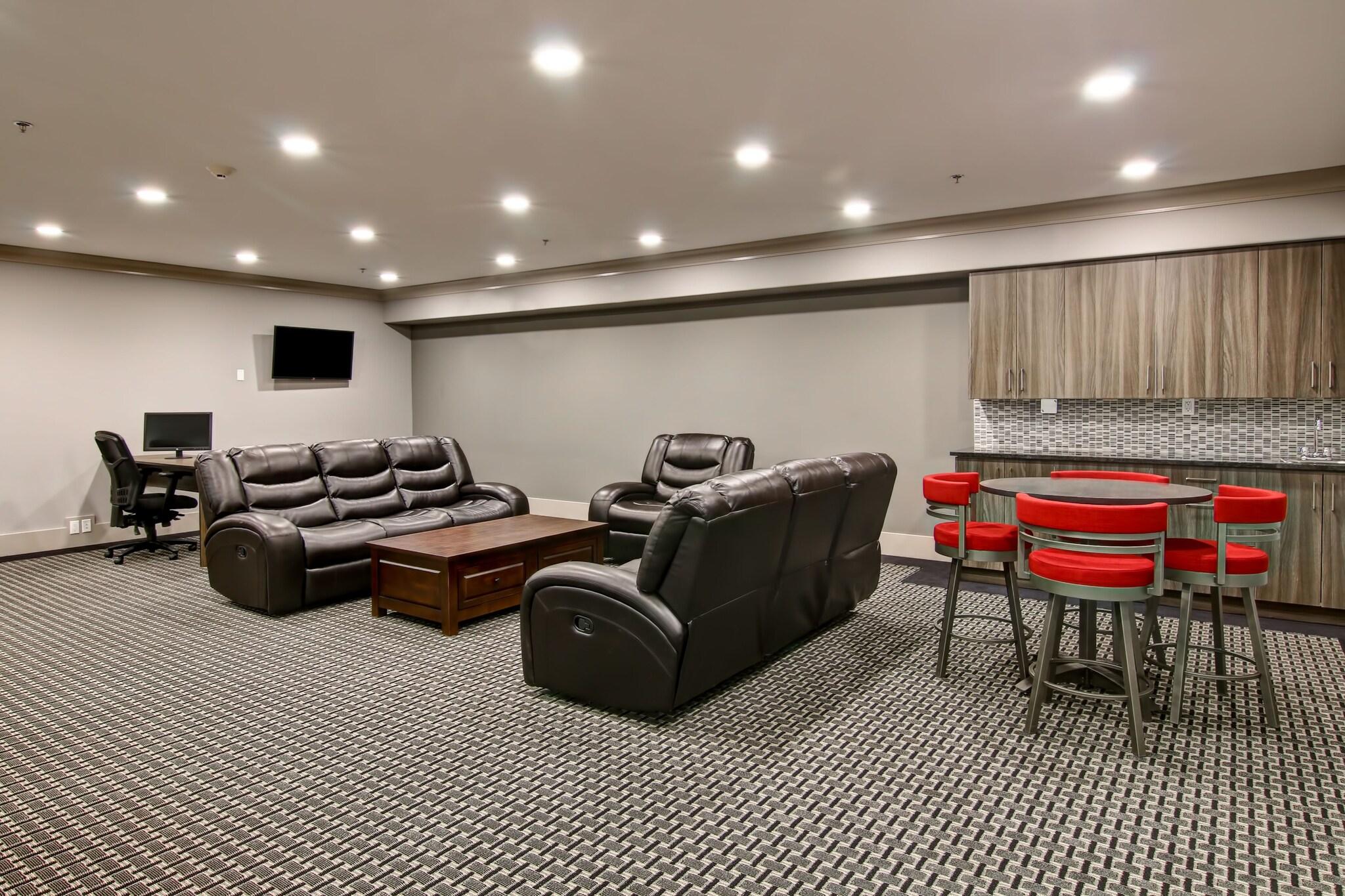 Chateau Nova Yellowknife by null