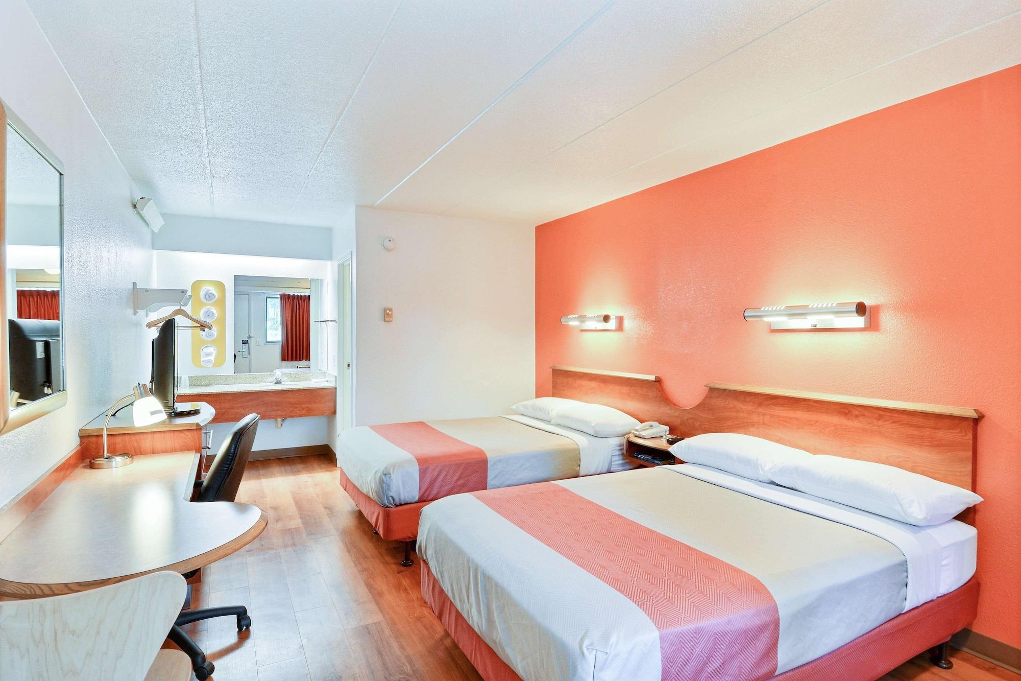 Motel 6 Nashua South