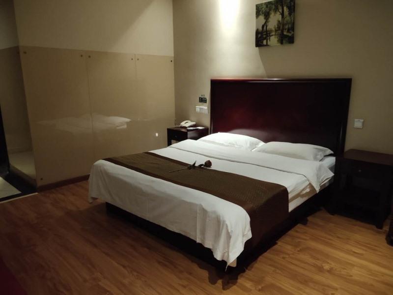 Greentree Inn Shangqiu Guide Road Express Hotel