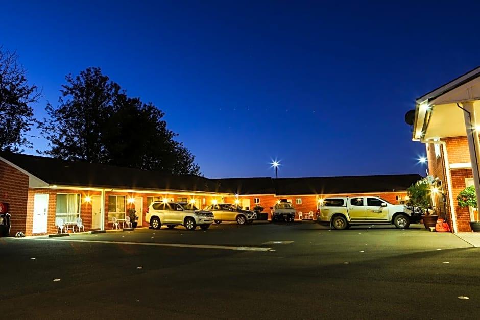 Akuna Motor Inn by null