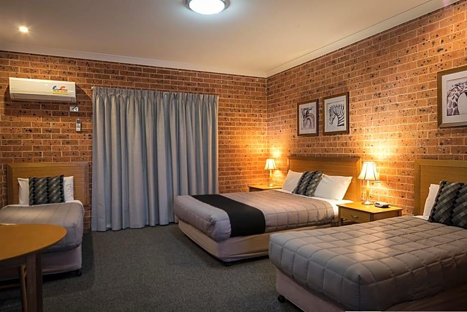 Akuna Motor Inn by null