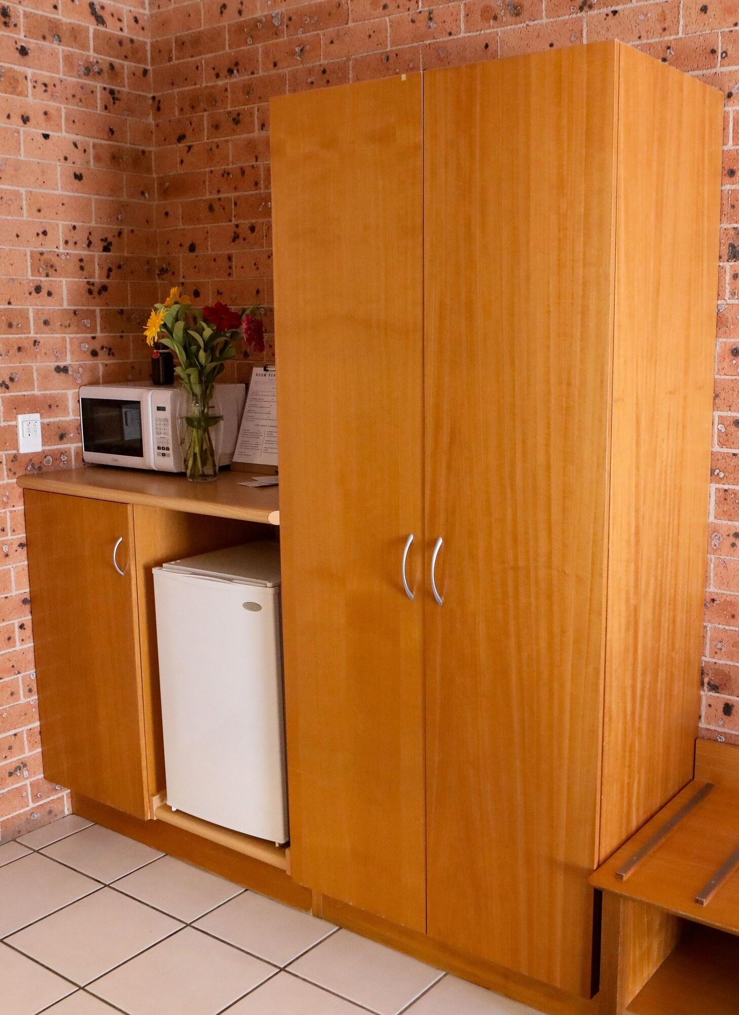 Akuna Motor Inn by null